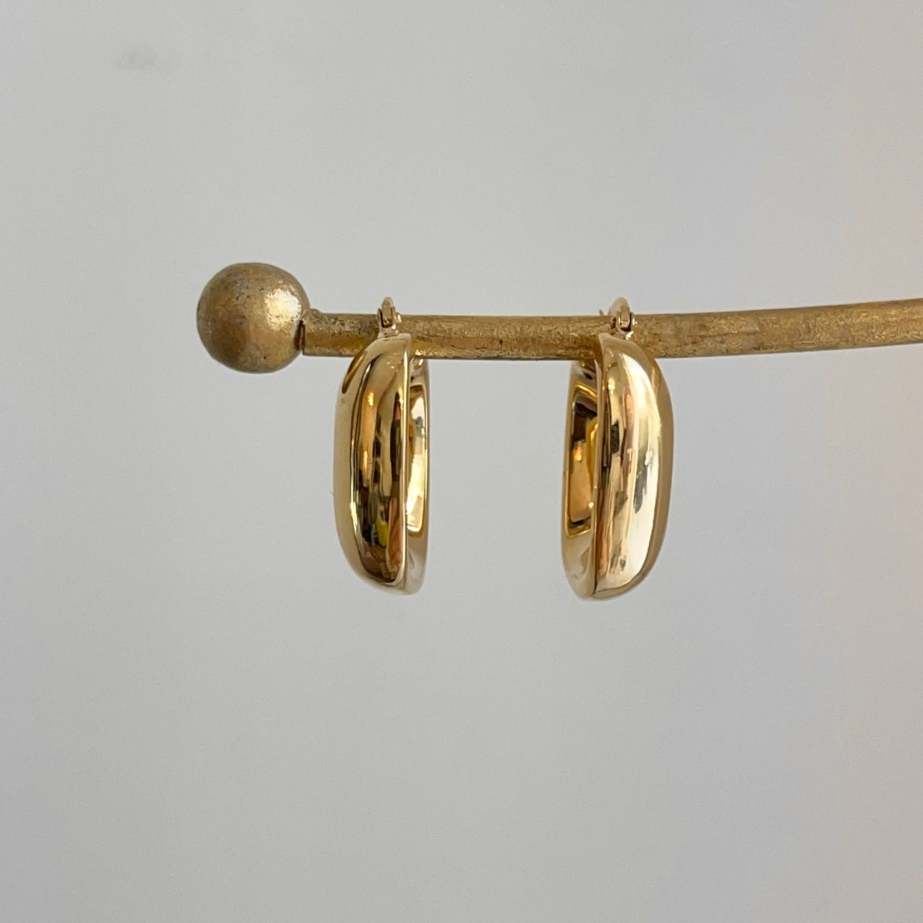 14KT Yellow Gold Squared Hoop Earrings 20mm