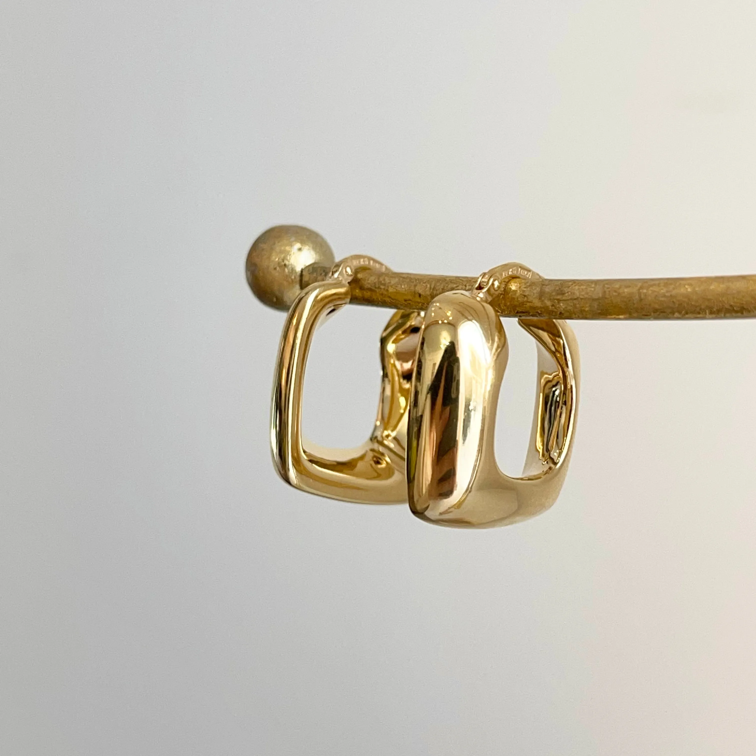 14KT Yellow Gold Squared Hoop Earrings 20mm
