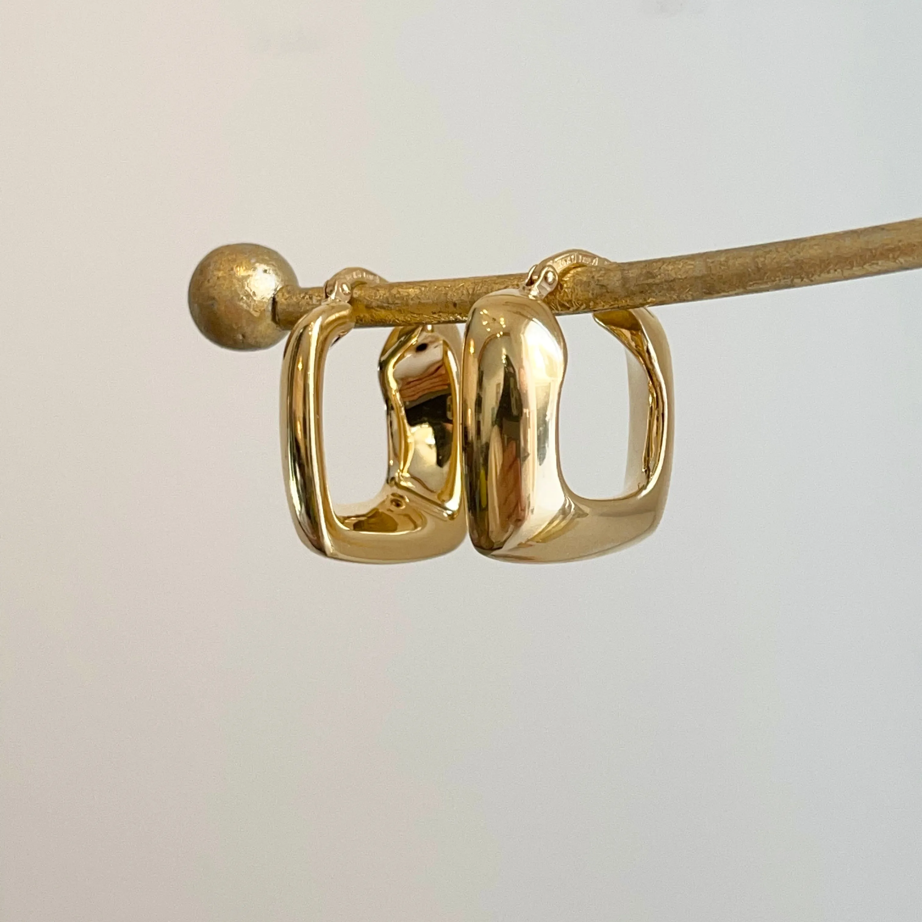 14KT Yellow Gold Squared Hoop Earrings 20mm