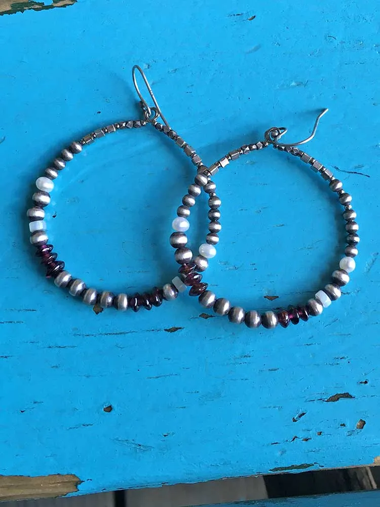 1.75"d Circle Nav Pearl Earrings