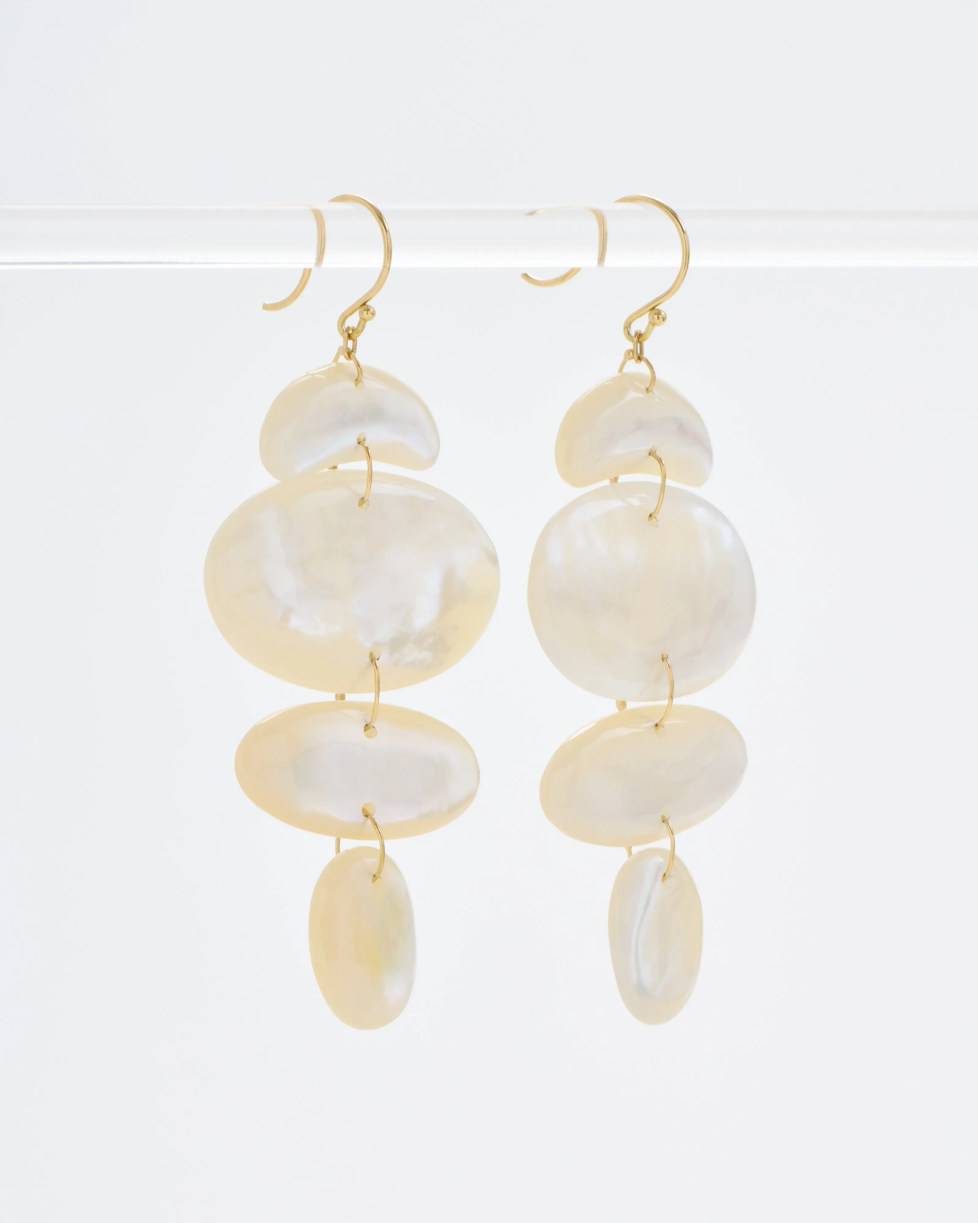 18k small oval totem mother of pearl earrings