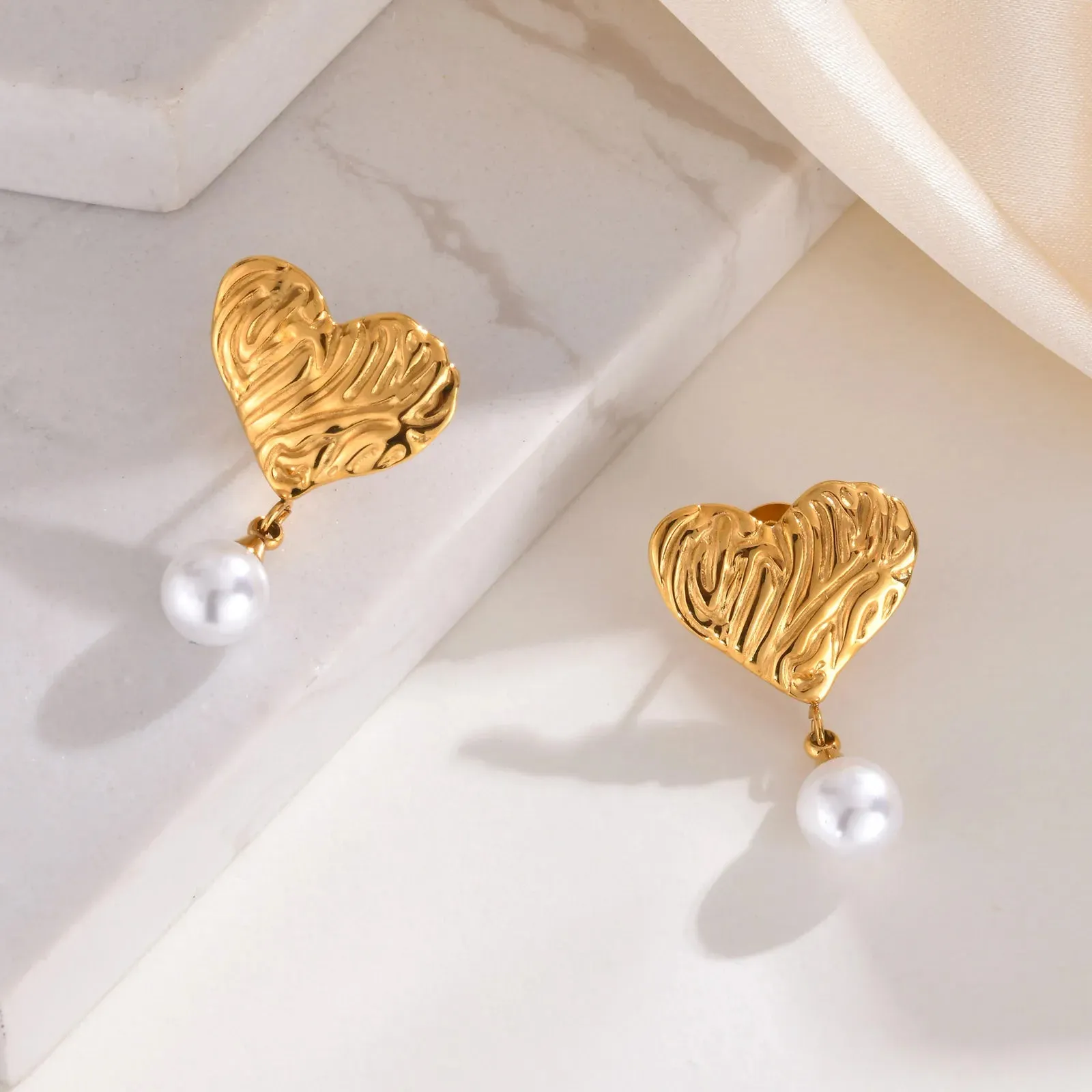18k Textured Heart Pearl Earrings