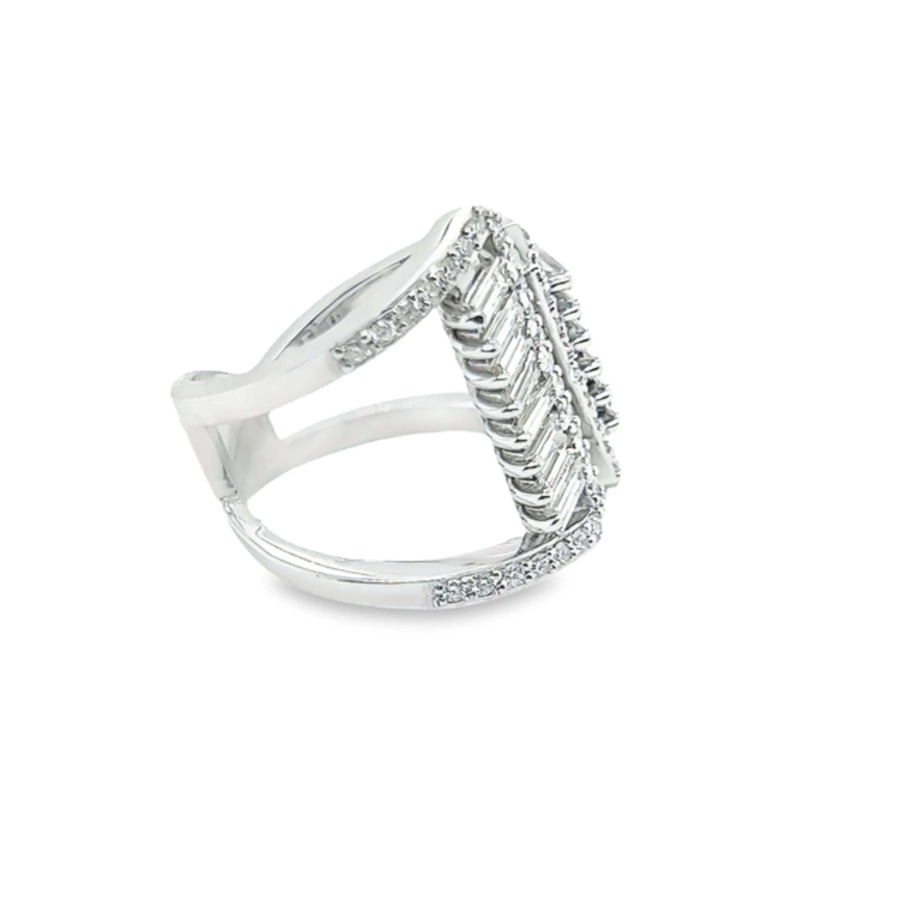 18K White Gold Baguette Cut Diamond Ring 1.90c
