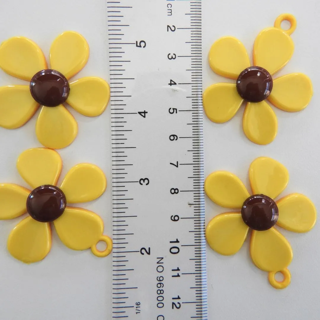 70s Flower Charms Set of 4 – Large Yellow Resin Pendants for Jewelry Making