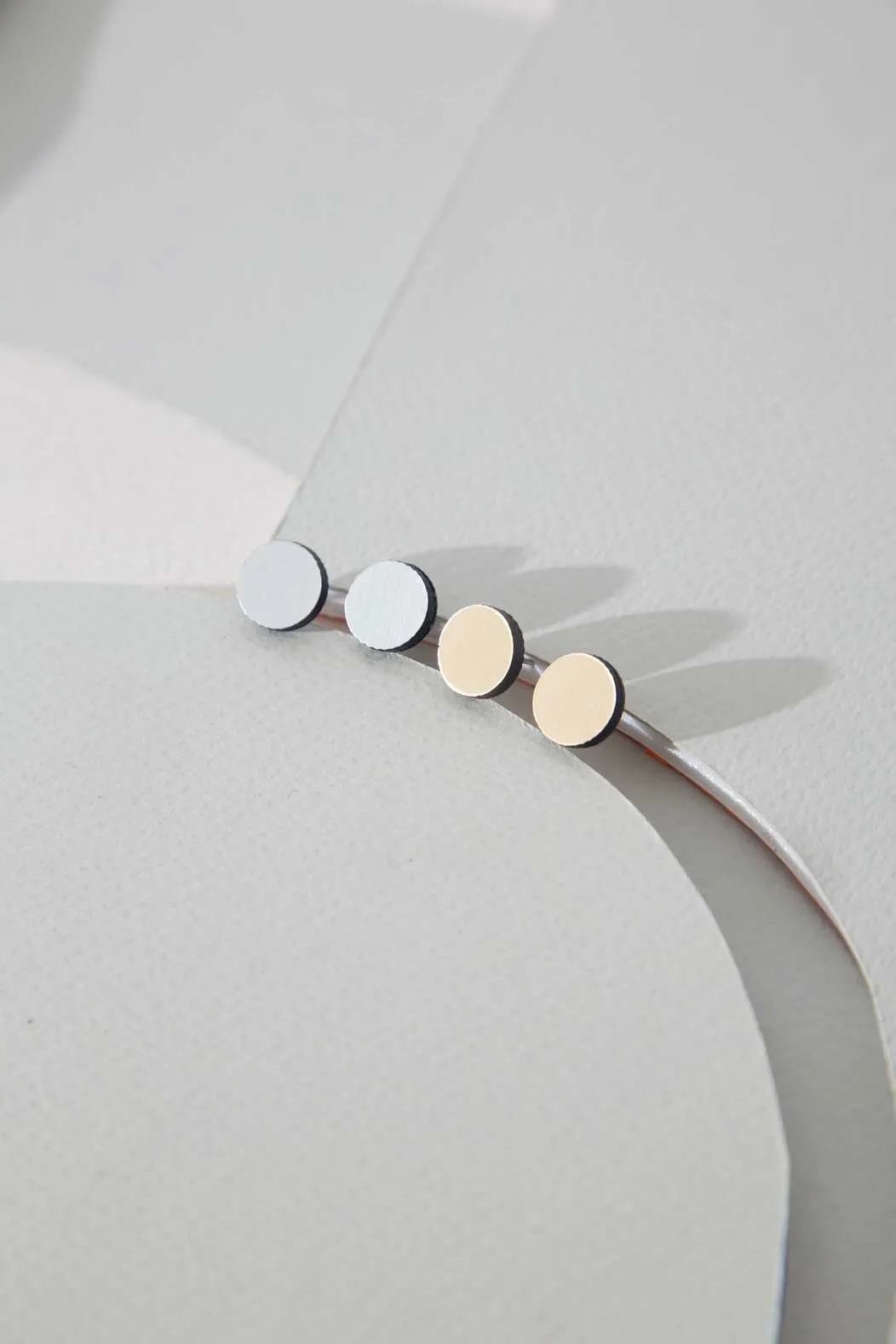 Audrey Circle Tiny Earrings *