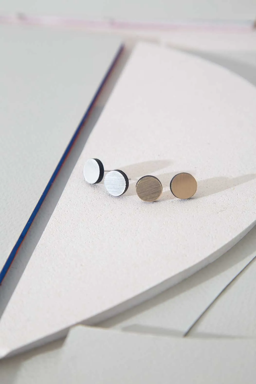 Audrey Circle Tiny Earrings *