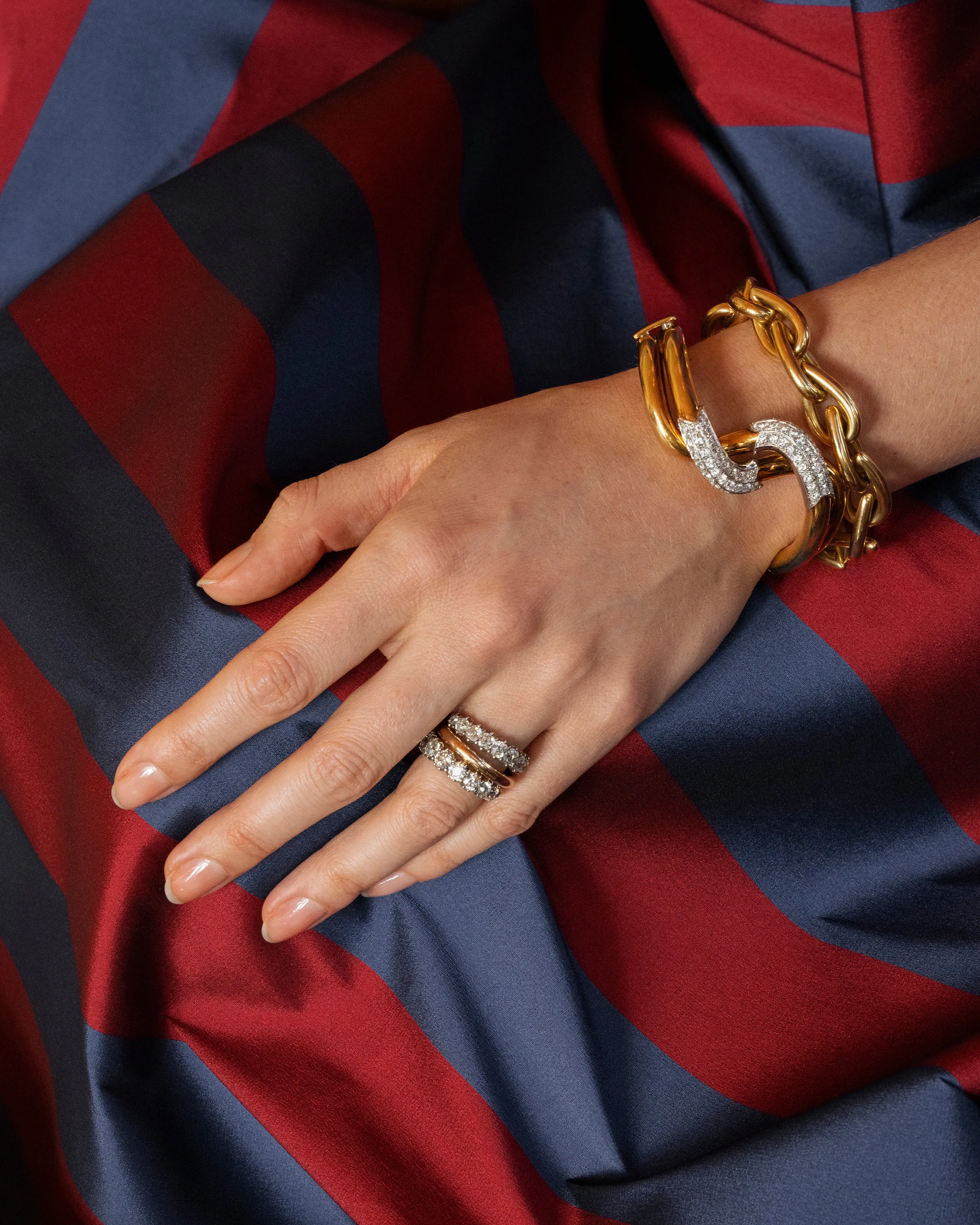 Bell & Bird Wide Round Band