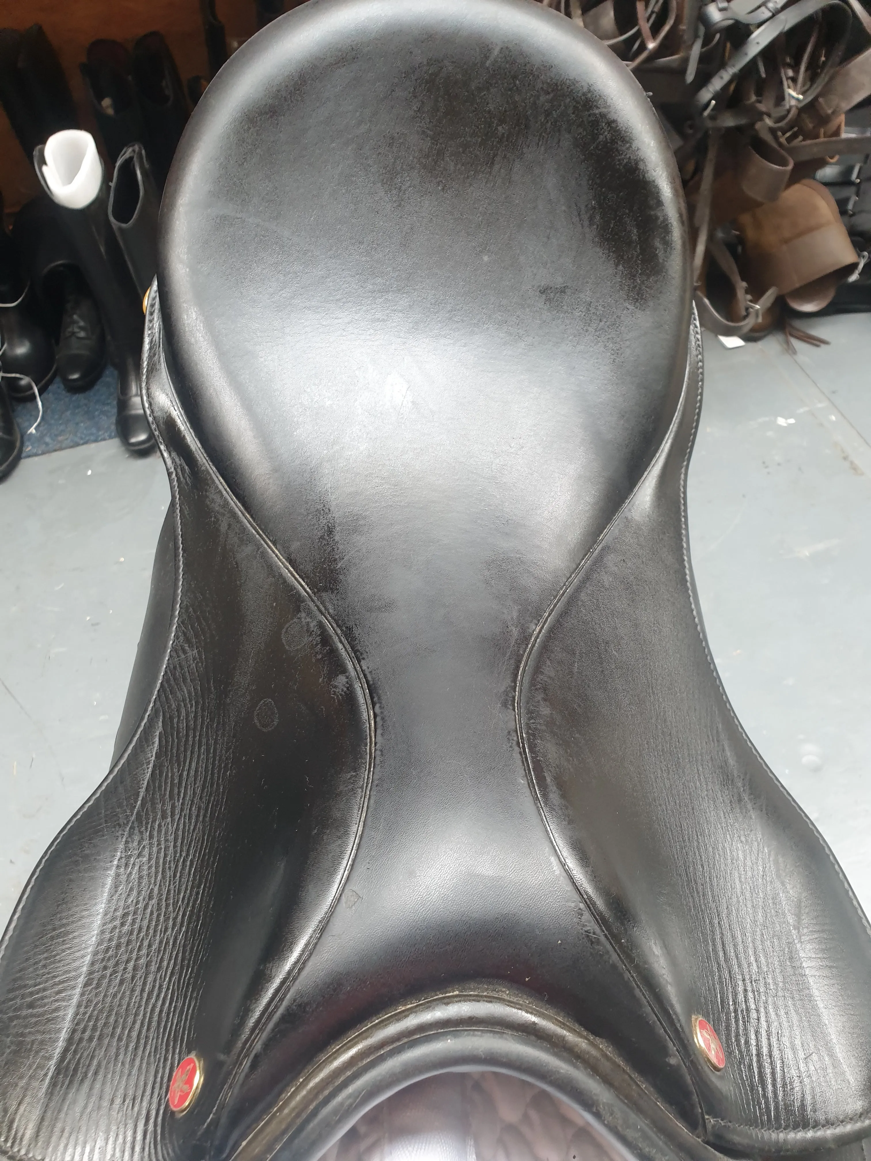 Black 17.5" wide  Falcon vsd leather saddle