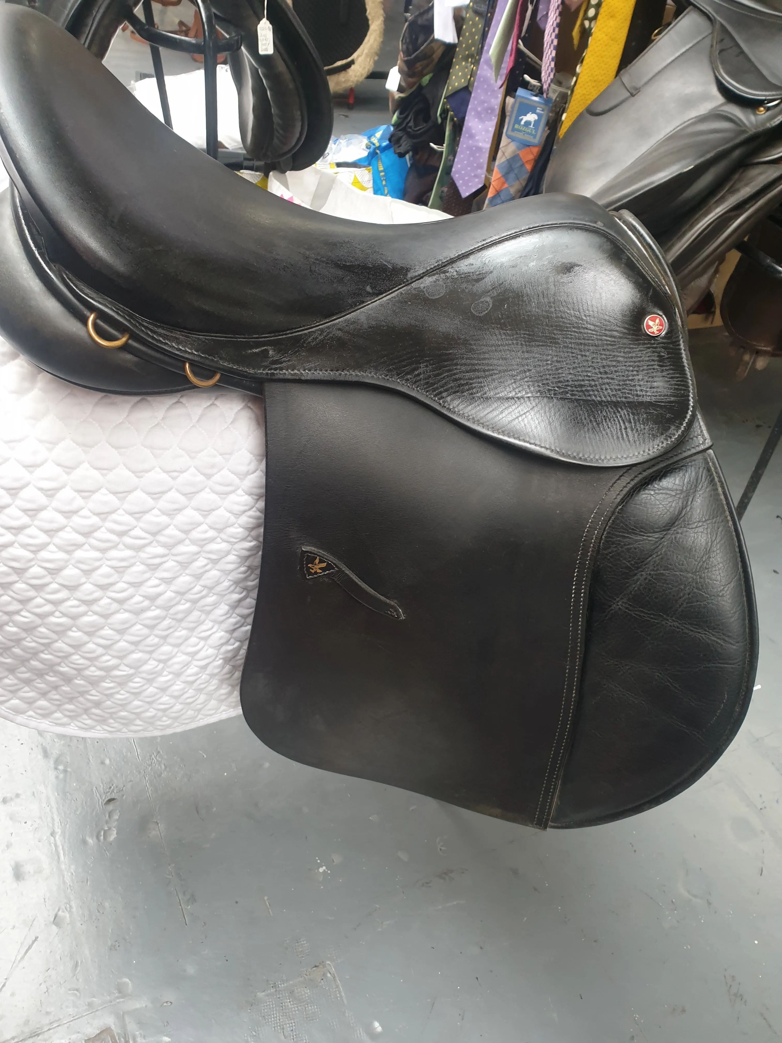 Black 17.5" wide  Falcon vsd leather saddle