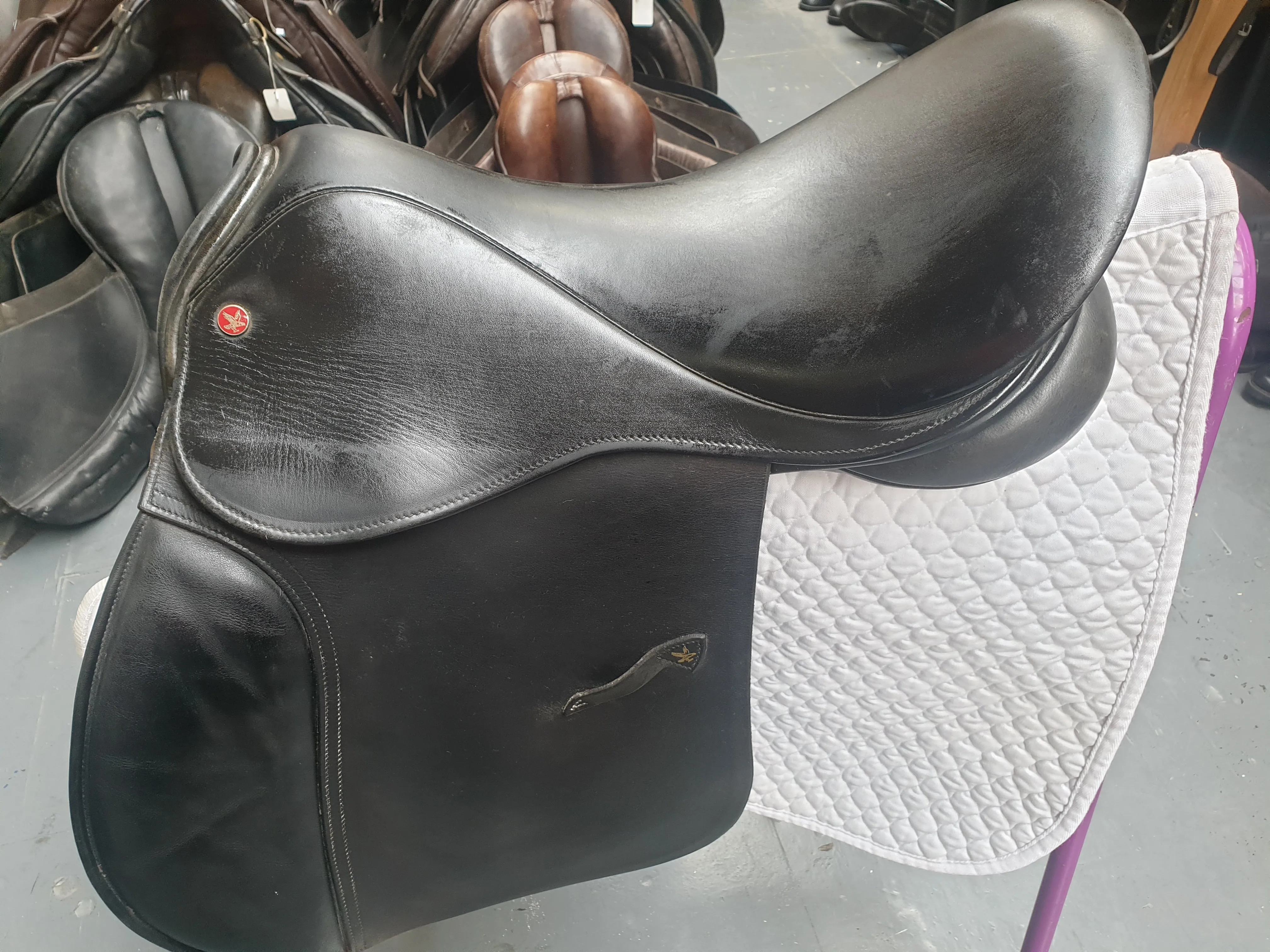 Black 17.5" wide  Falcon vsd leather saddle