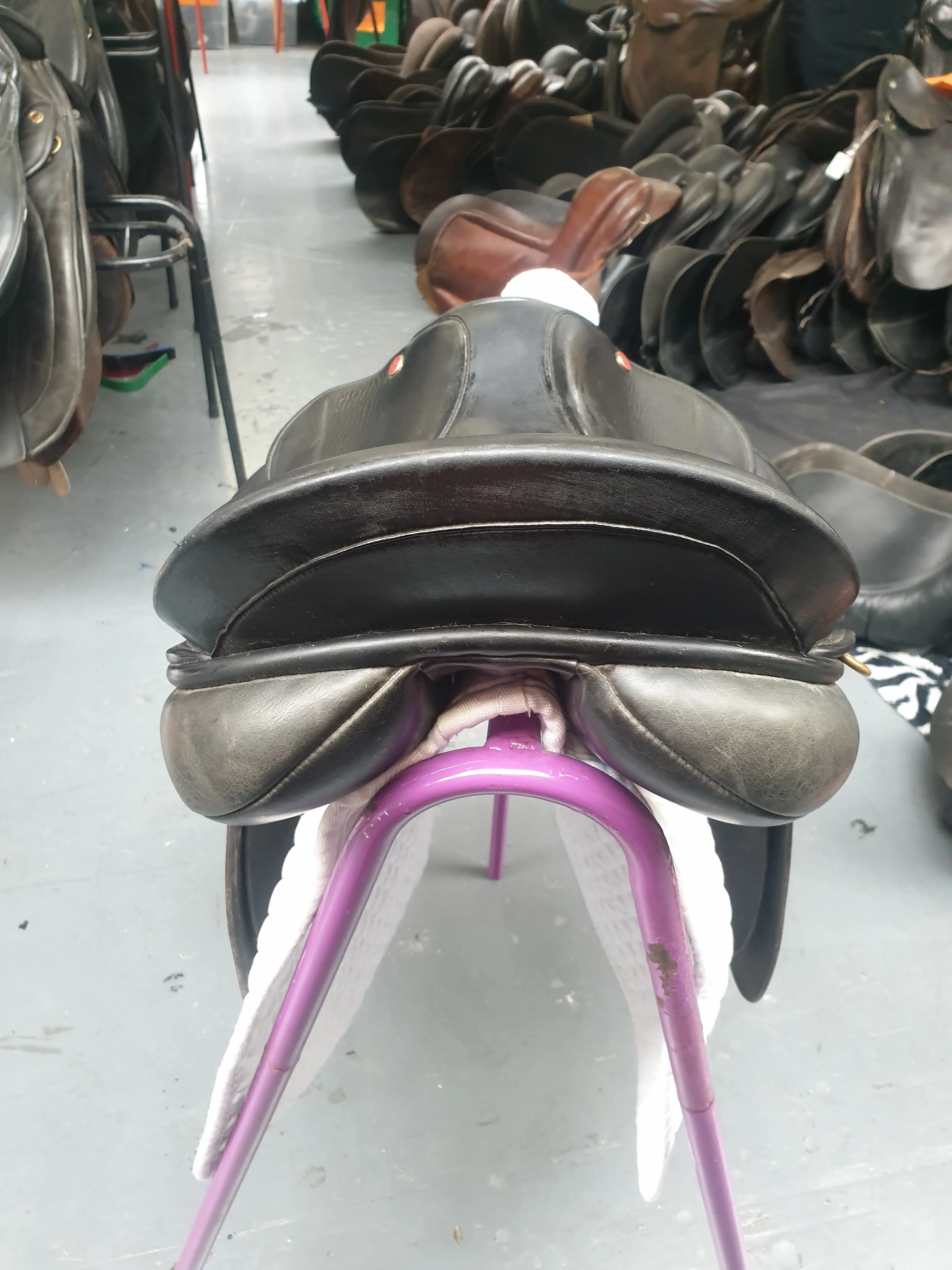 Black 17.5" wide  Falcon vsd leather saddle