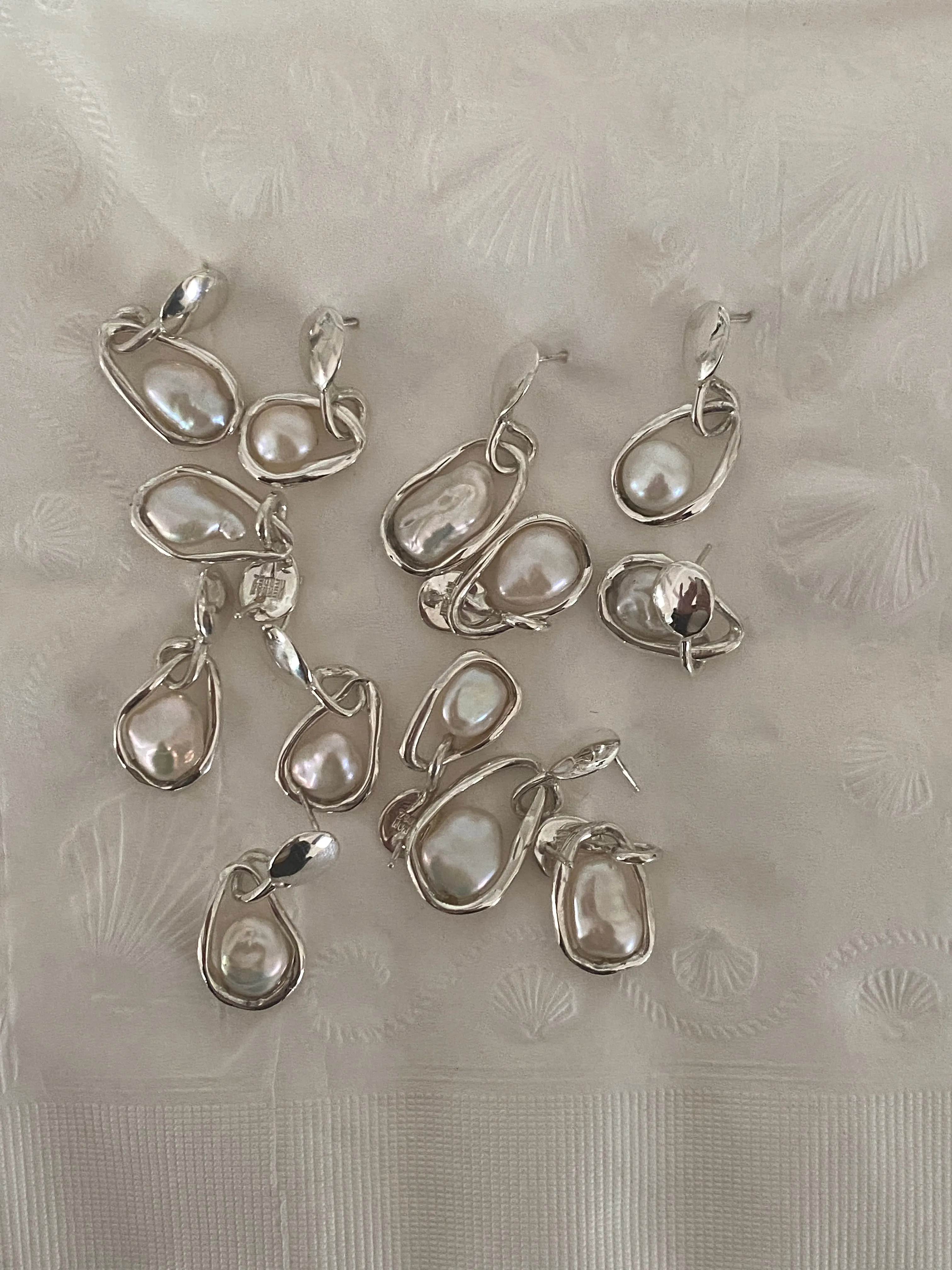 caged pearl small