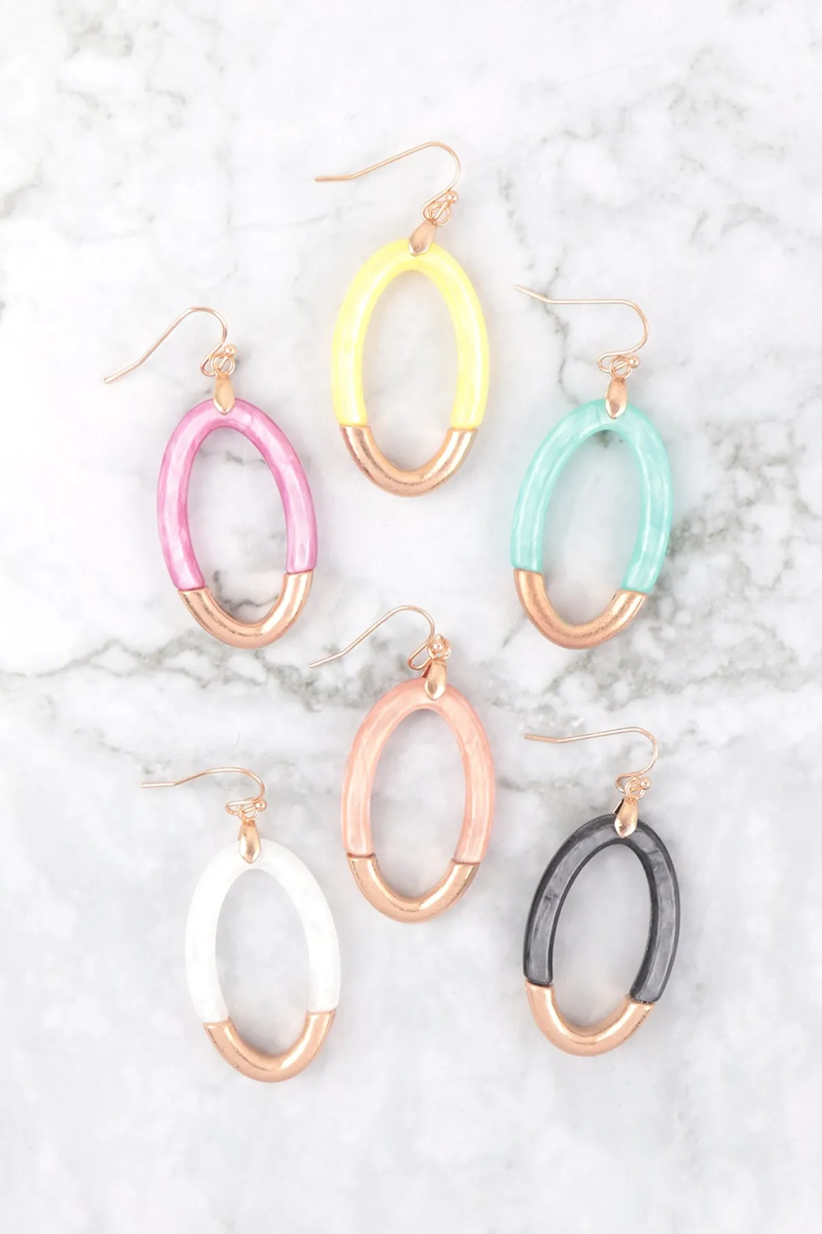 CAST OVAL MIX RESIN DANGLE HOOK EARRINGS