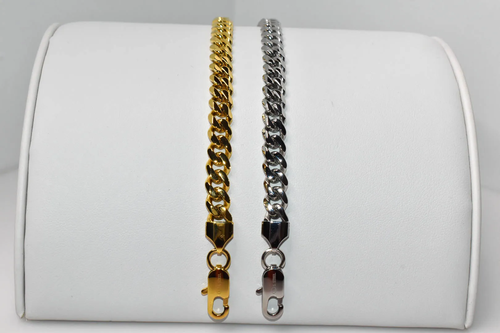 Cuban Link Bracelet - 7MM