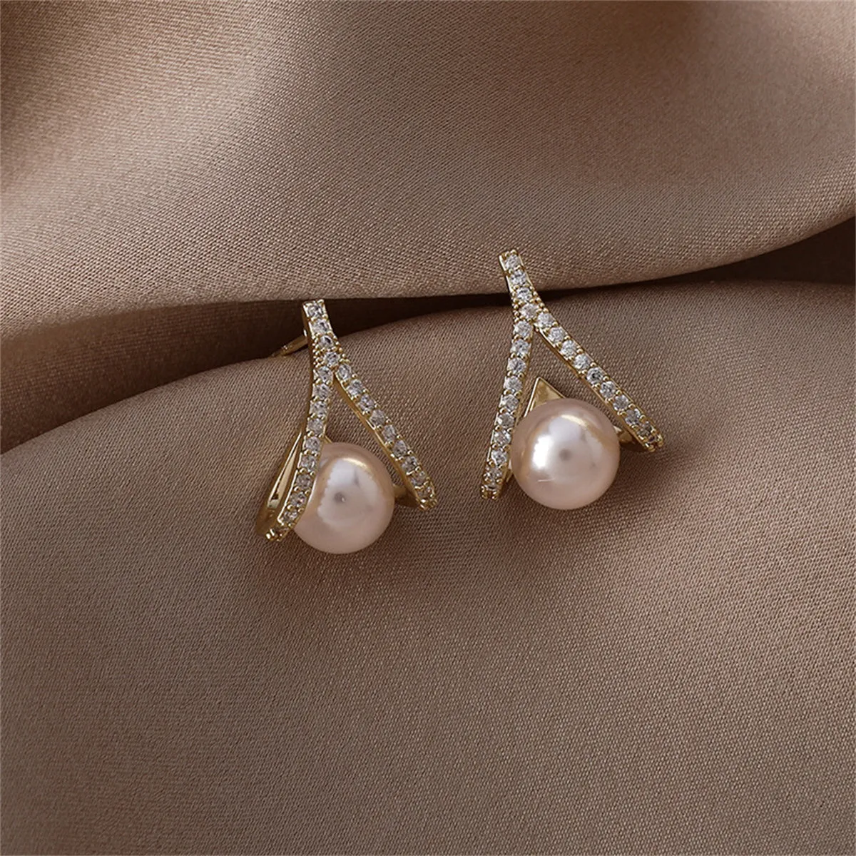 Cubic Zirconia & Pearl Drop Stud Earrings