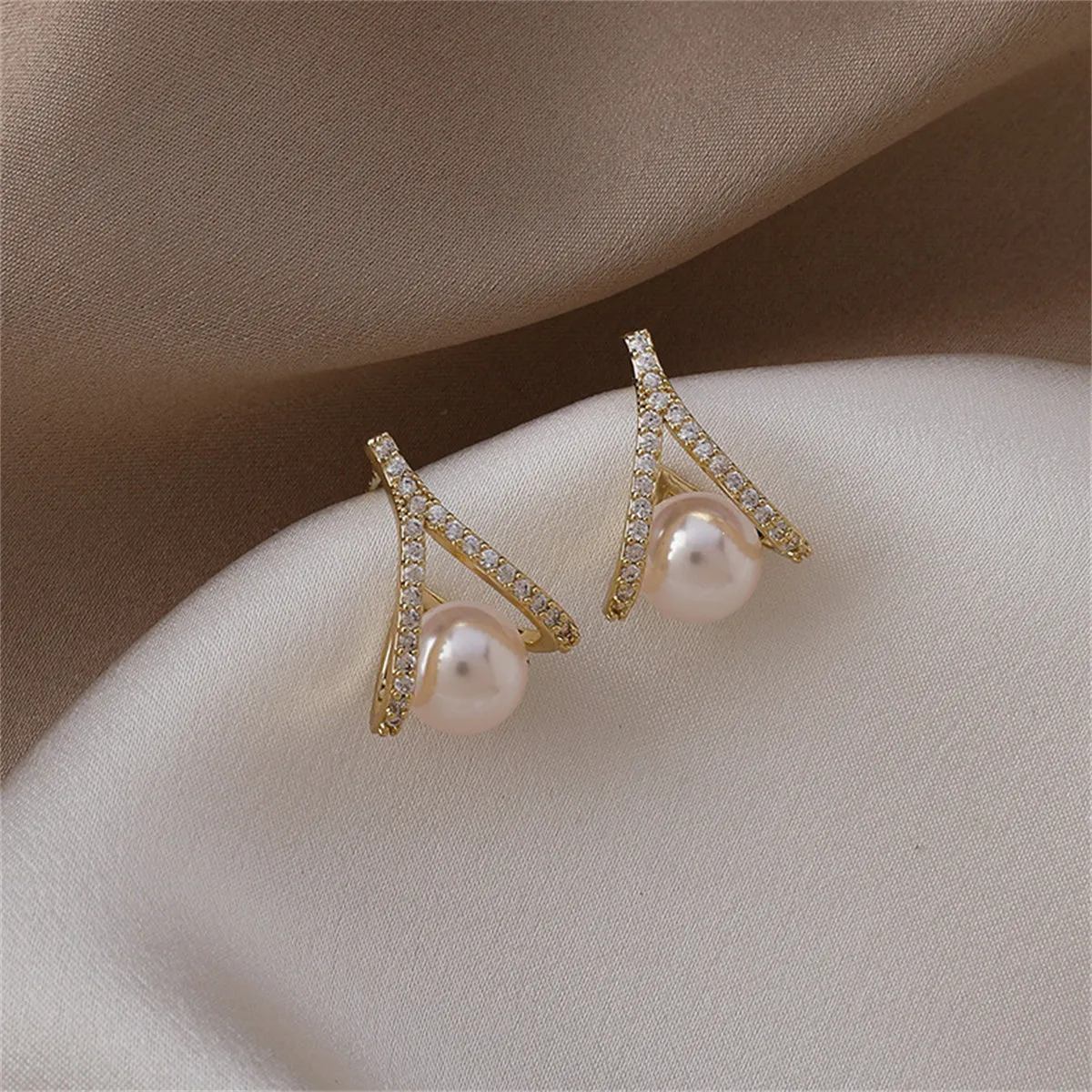Cubic Zirconia & Pearl Drop Stud Earrings