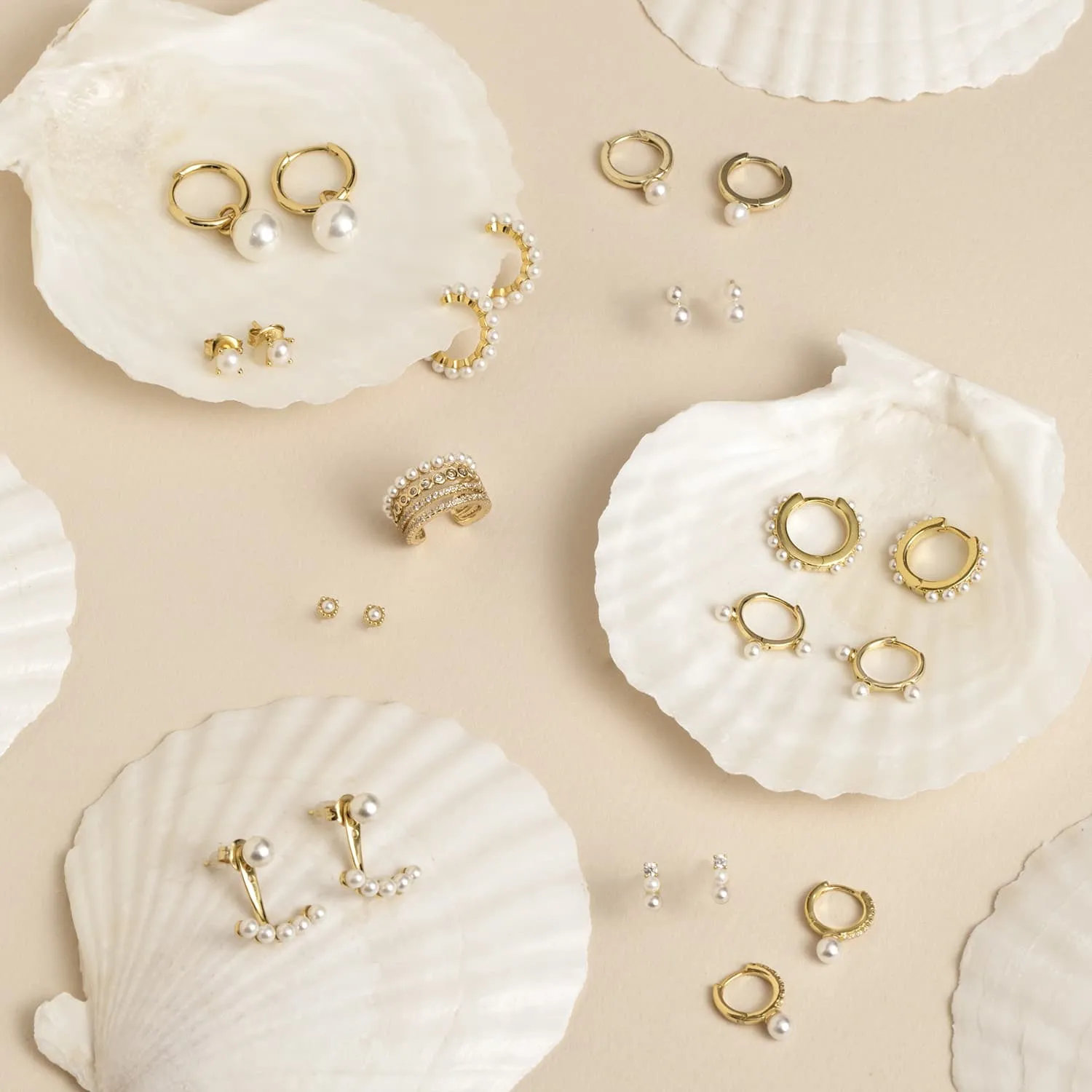 Double Pearl Stud Earring