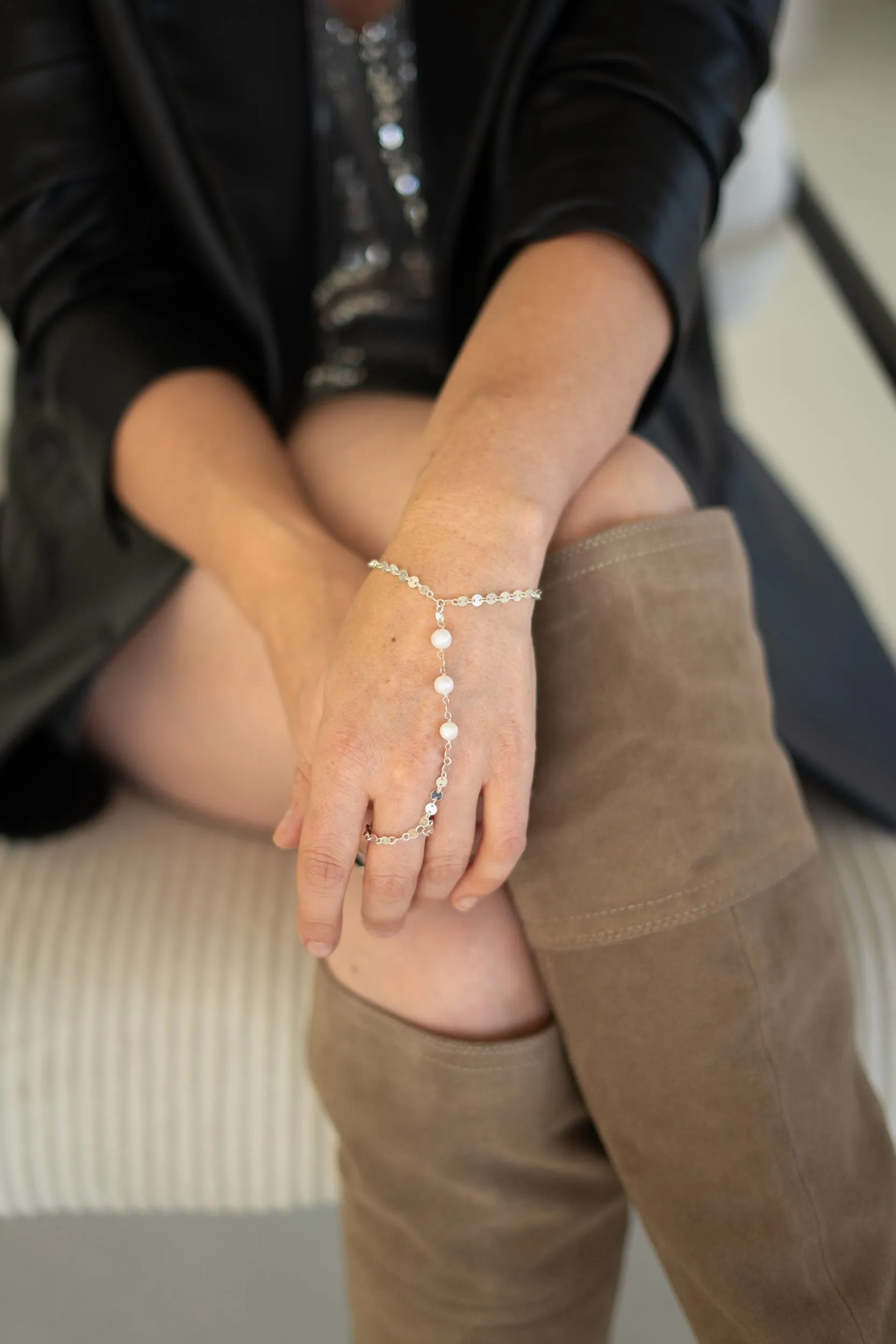Drops of Wisdom Pearl Handchain
