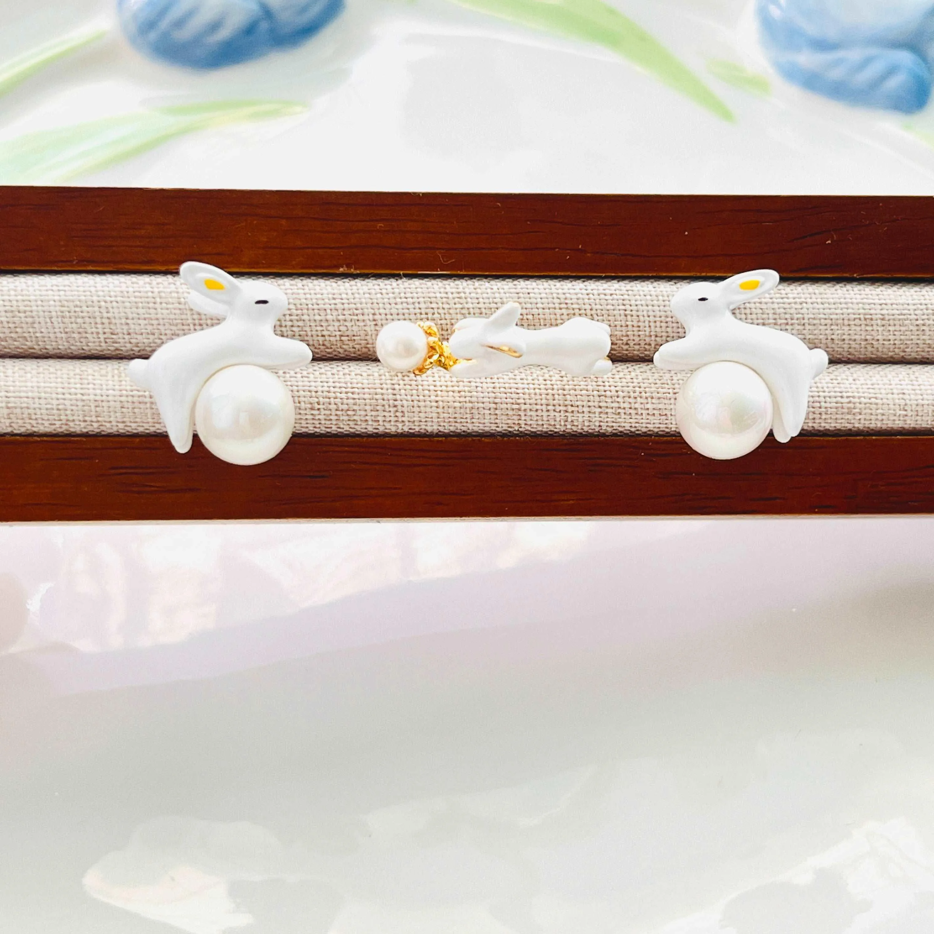 Enamel White Rabbit Pearl Stud Earrings ( Jewelry Set Available)