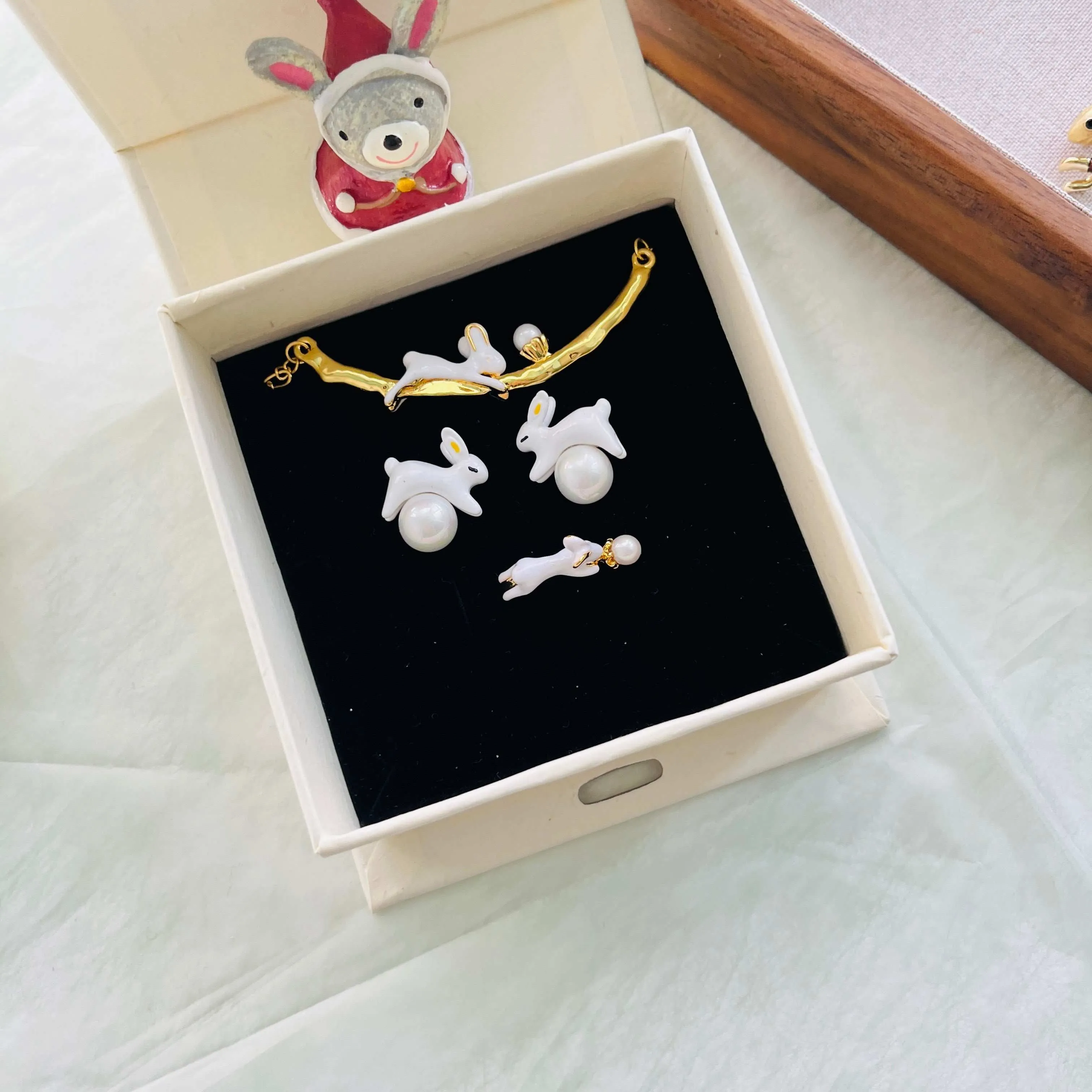 Enamel White Rabbit Pearl Stud Earrings ( Jewelry Set Available)