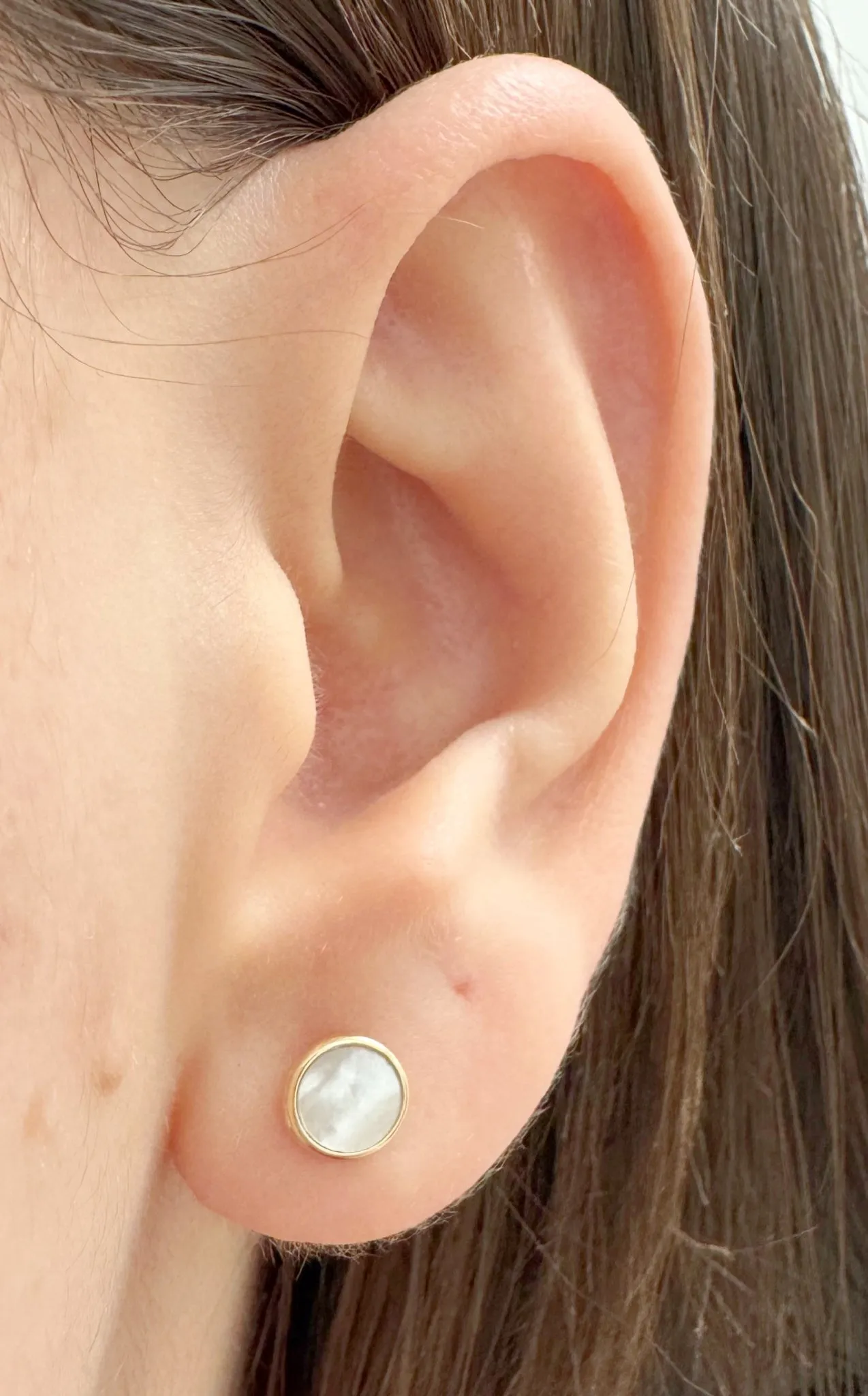 Fine Bezel Circle Mother of Pearl Stud Earrings