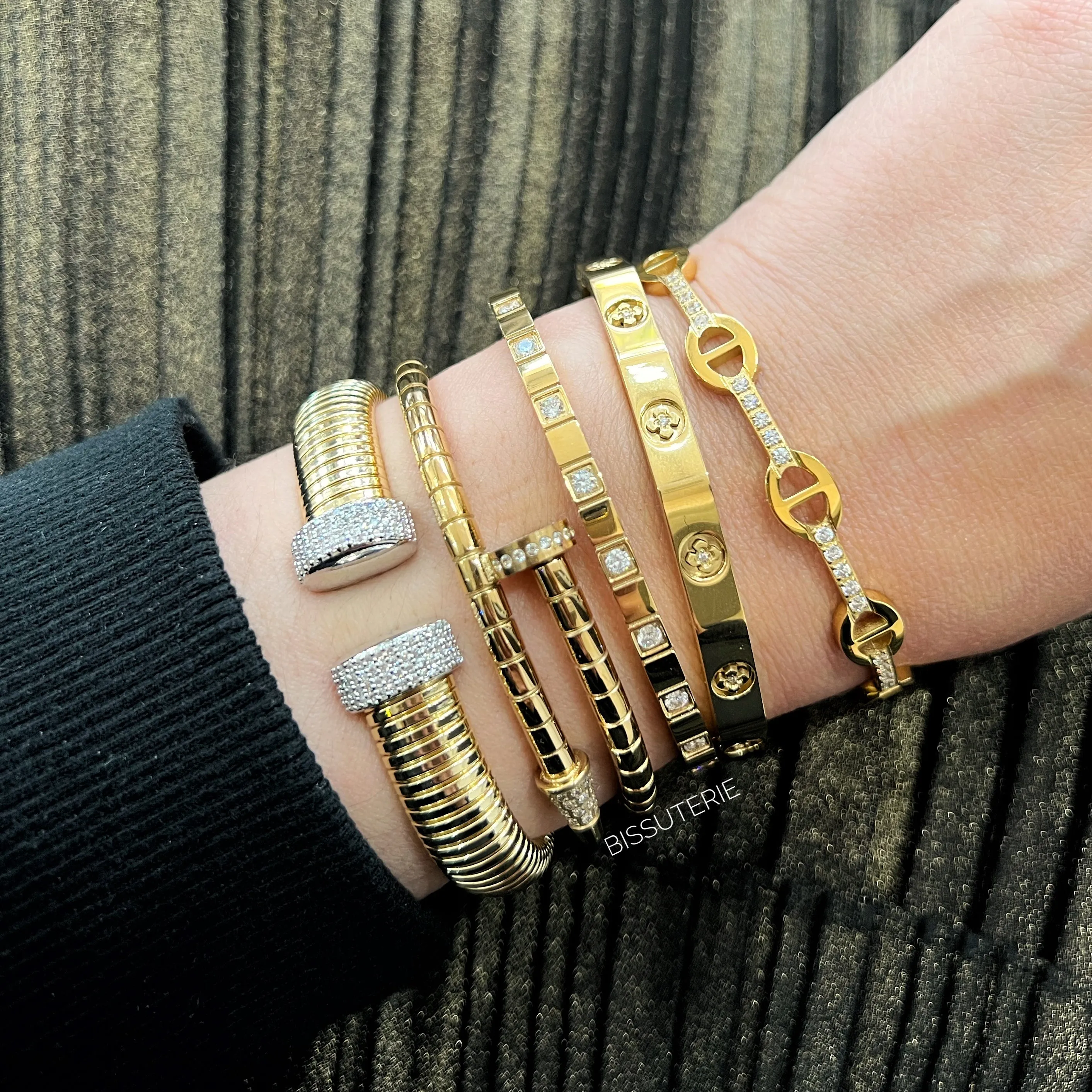 Flora Bangle