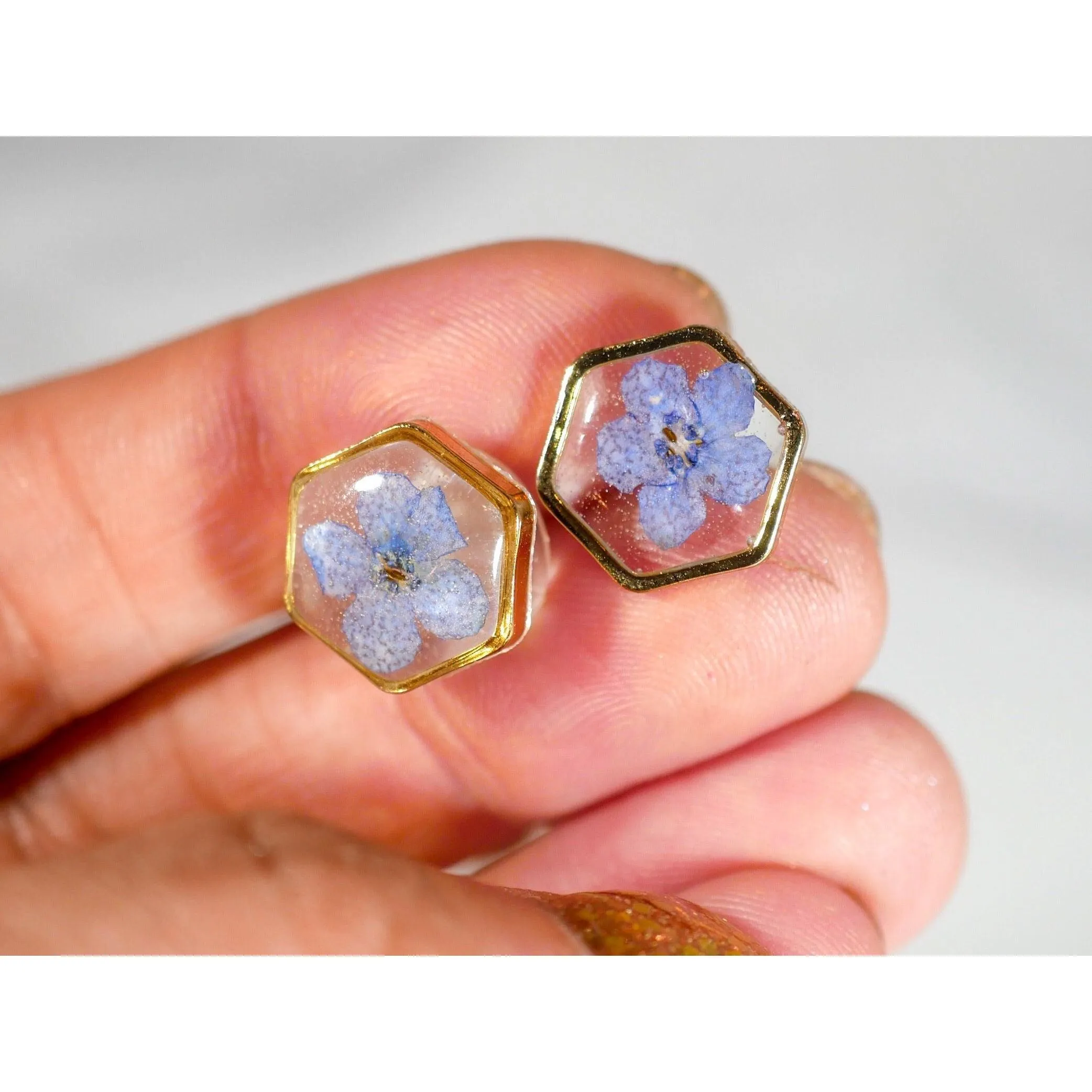 Forget me not stud hexagon earrings