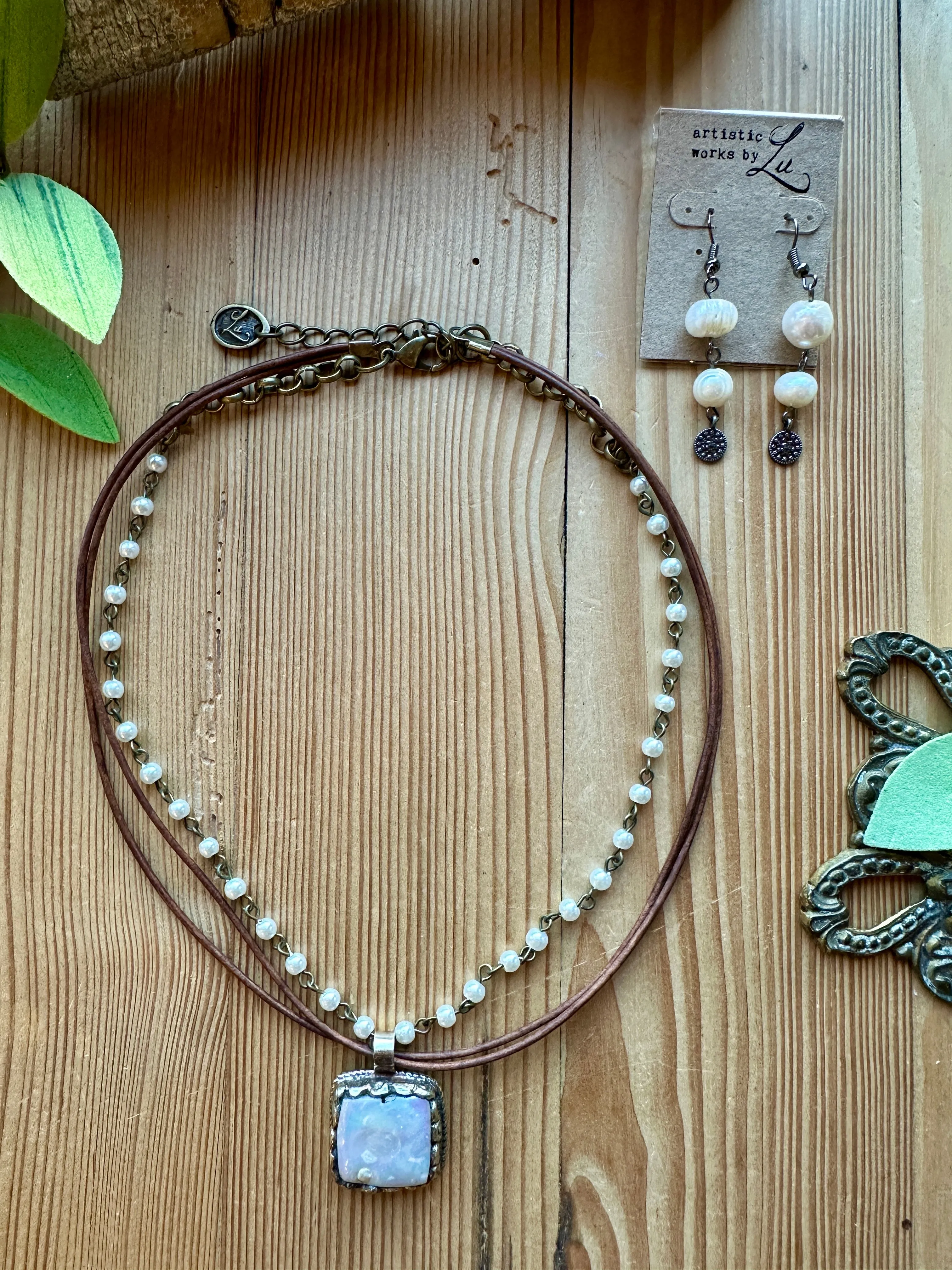 Freshwater Pearl and Gunmetal Earrings