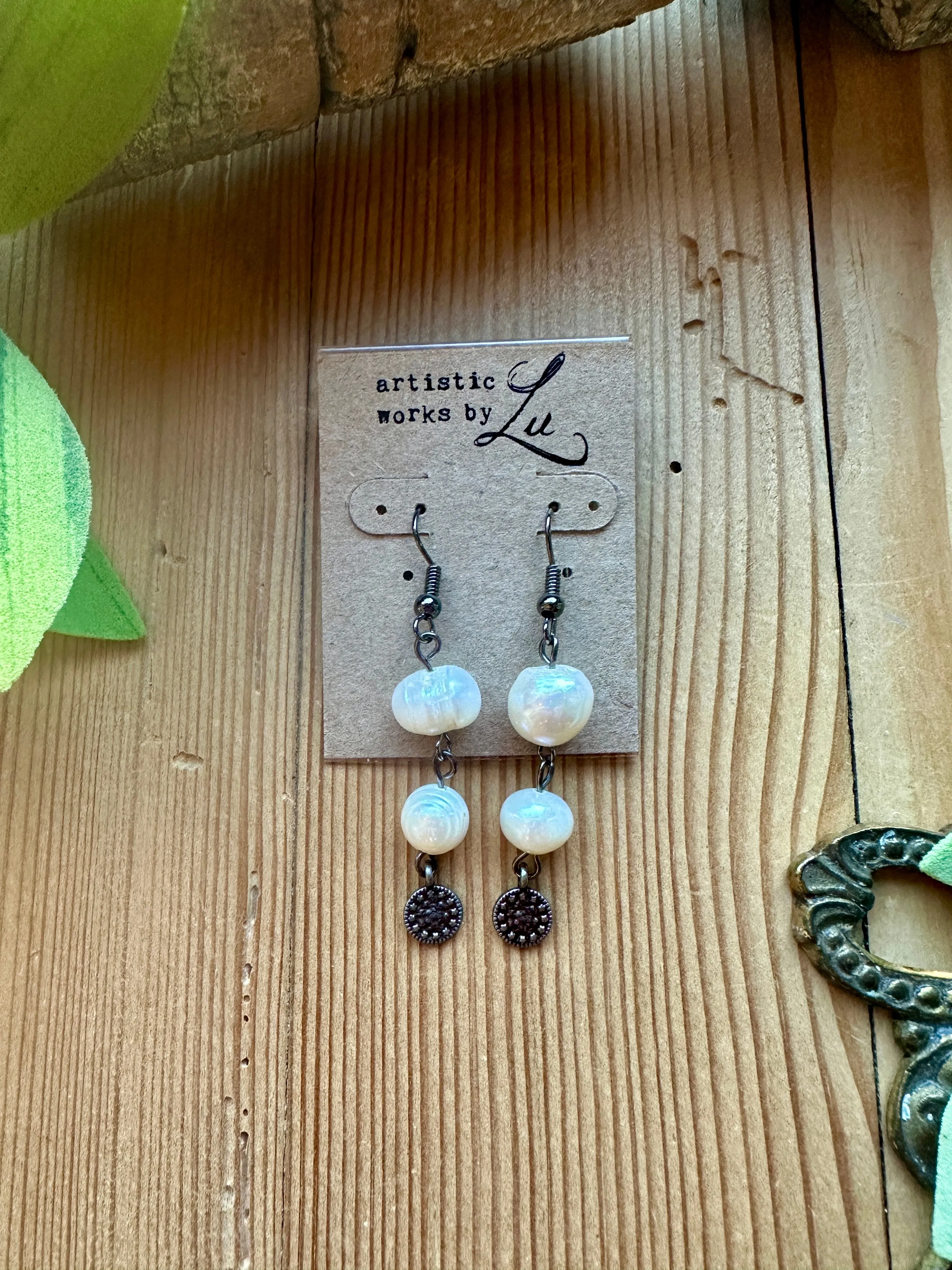 Freshwater Pearl and Gunmetal Earrings