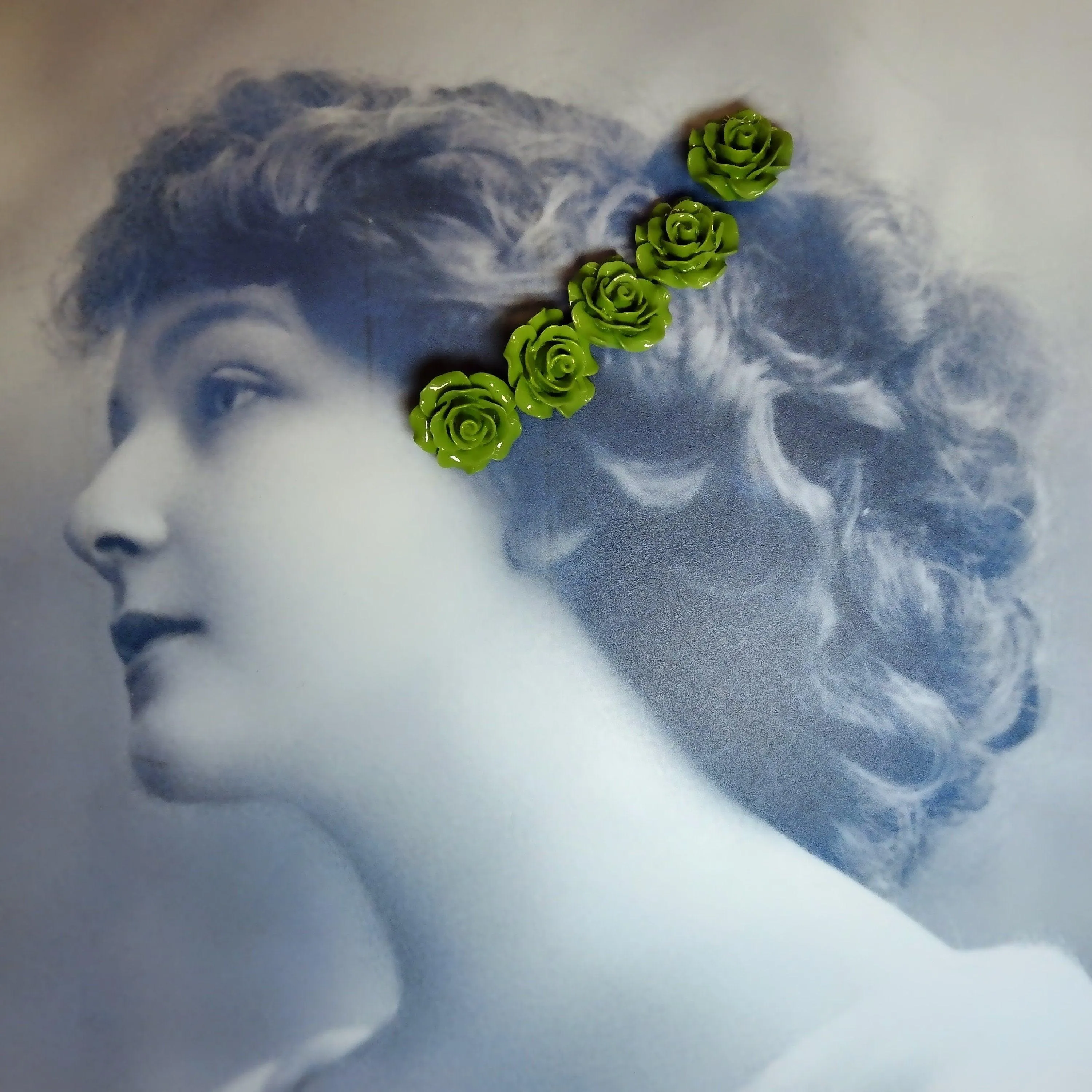 Green flower buttons