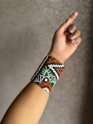 Gyanee Fabric Bracelet | Handcuff