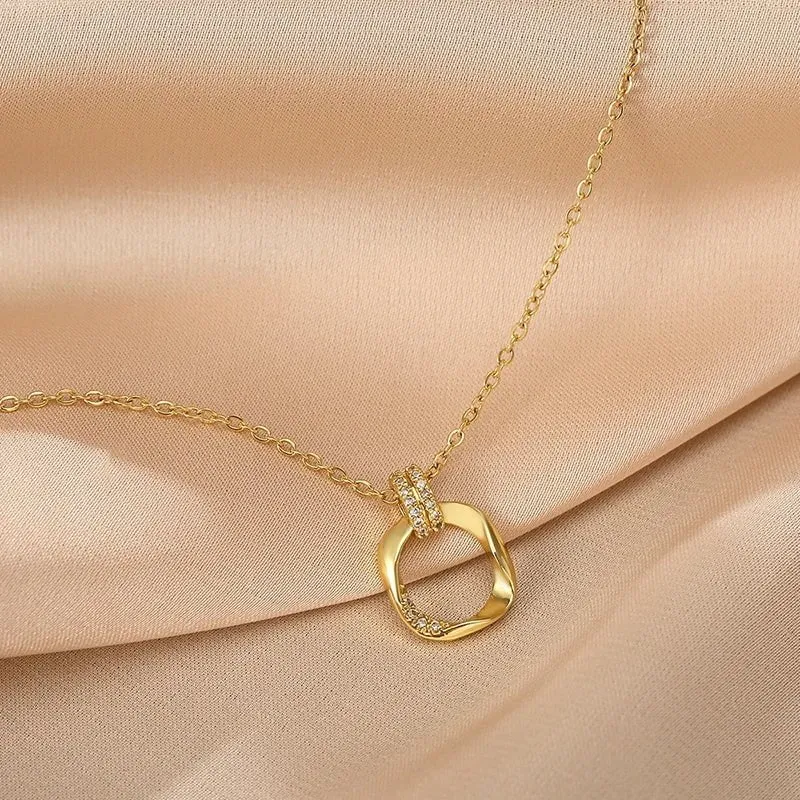 Irregular Square Pendant and Micro-inlaid Zircon Necklace