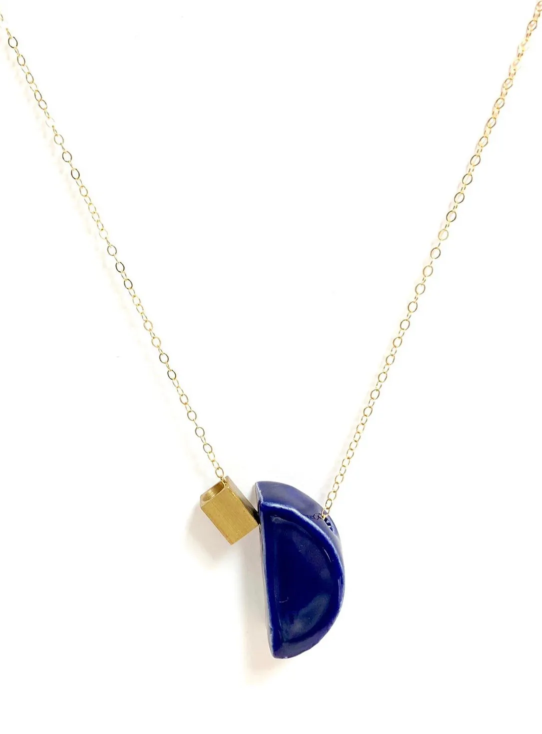 ITSARI- Half Circle Short Necklace