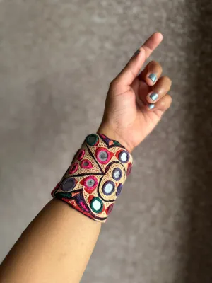 Javia Fabric Bracelet | Handcuff