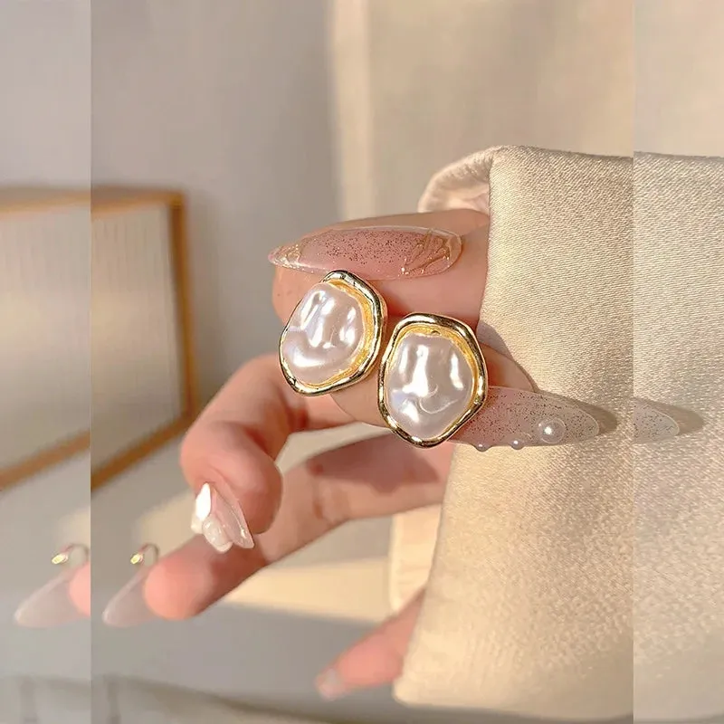 Kawaii Geometric Round Pearl Earrings ✨🌷 Cute Minimalist Jewelry for Trendsetting Women! 🎀