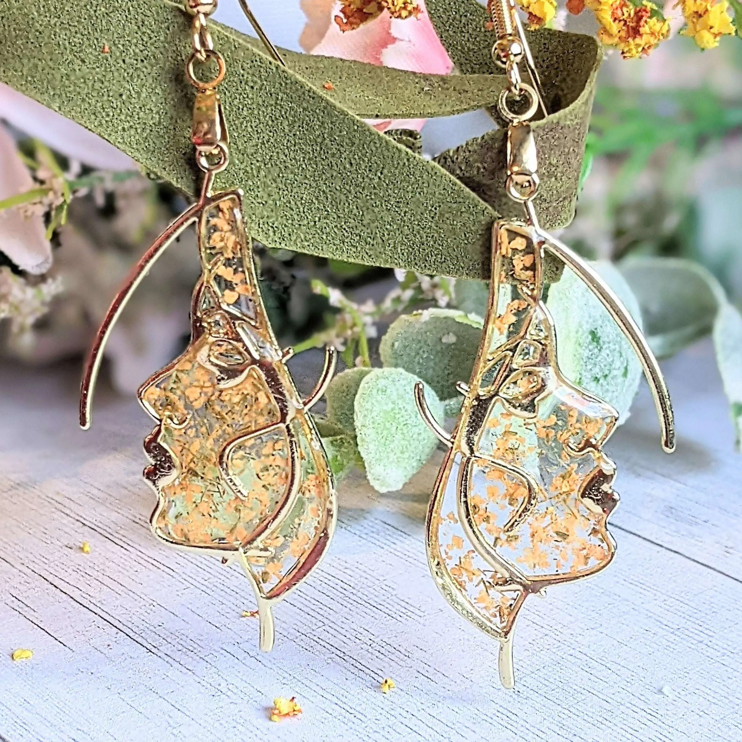 Lady Face Silhouette Dried Flower Dangle earrings