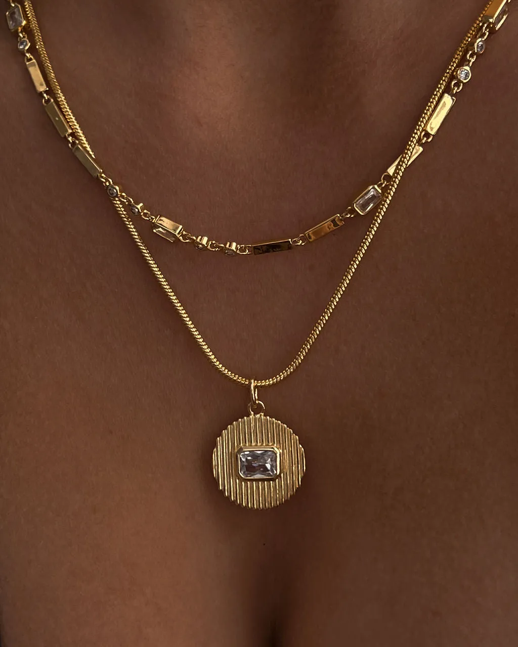 Le Signe Pendant Necklace- Gold