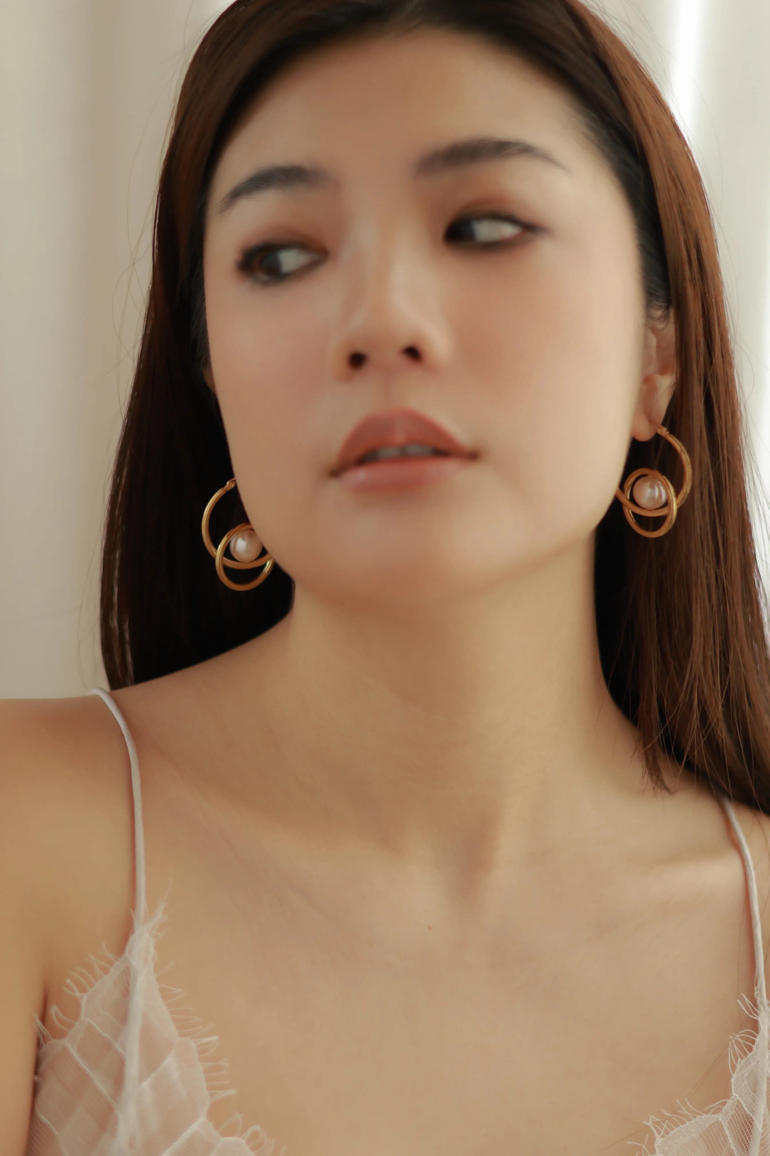 Lorieala Pearl Earrings