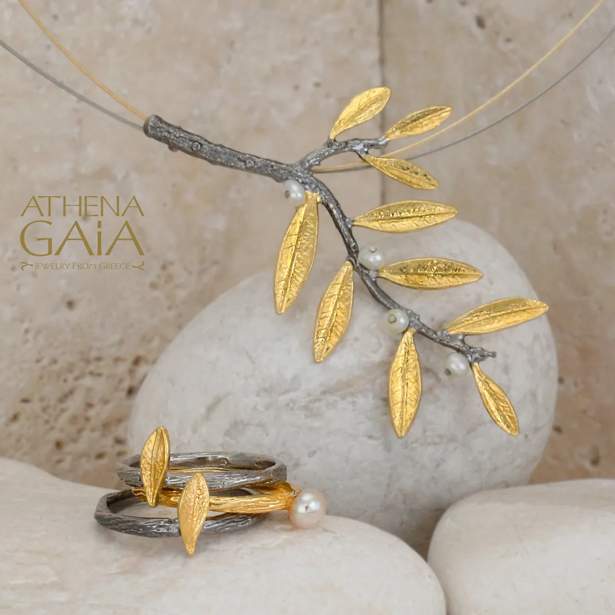 Mother Child Side Pearl Olive Twig Necklace