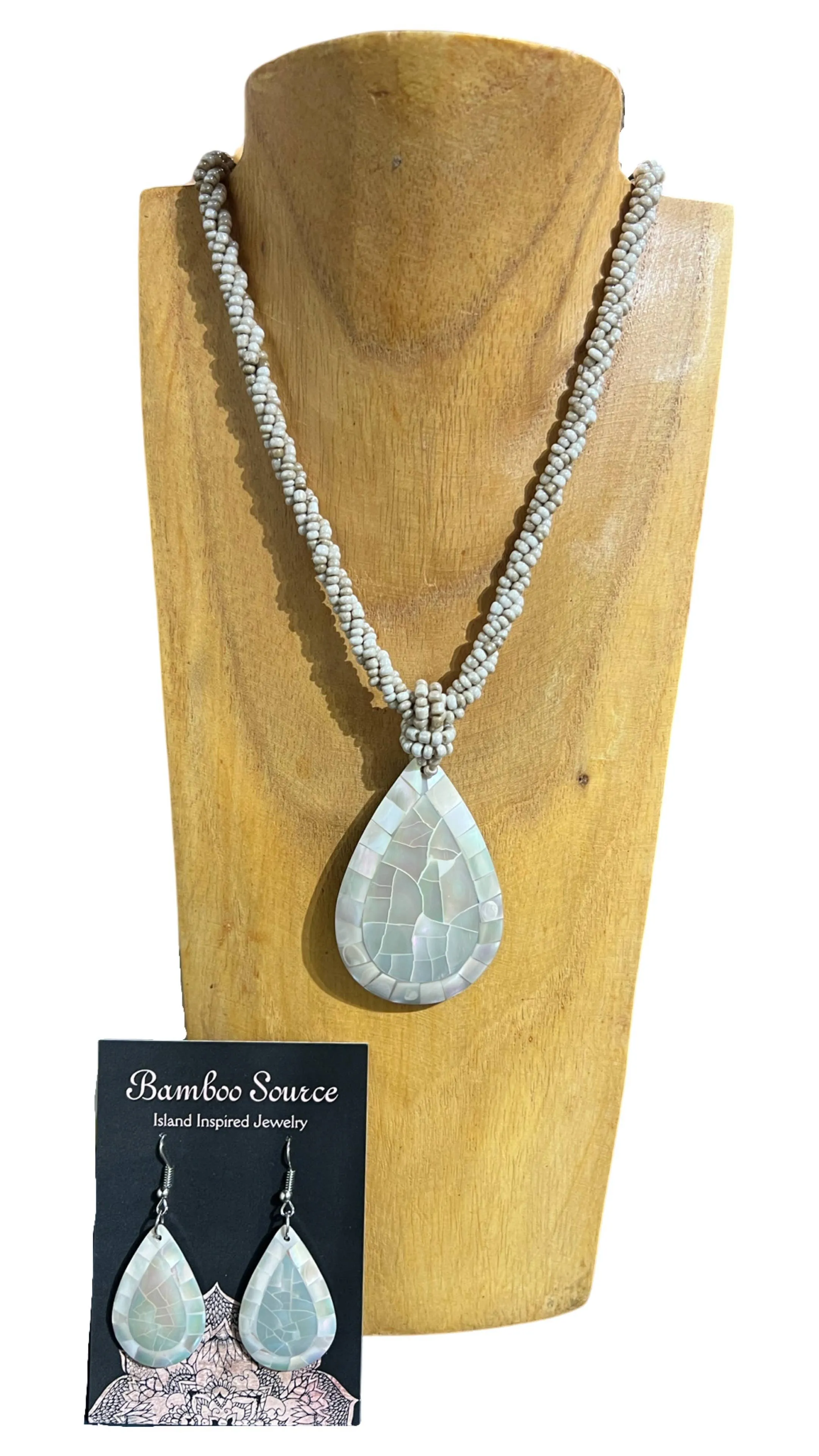 Mother of Pearl Crackle Shell Necklace