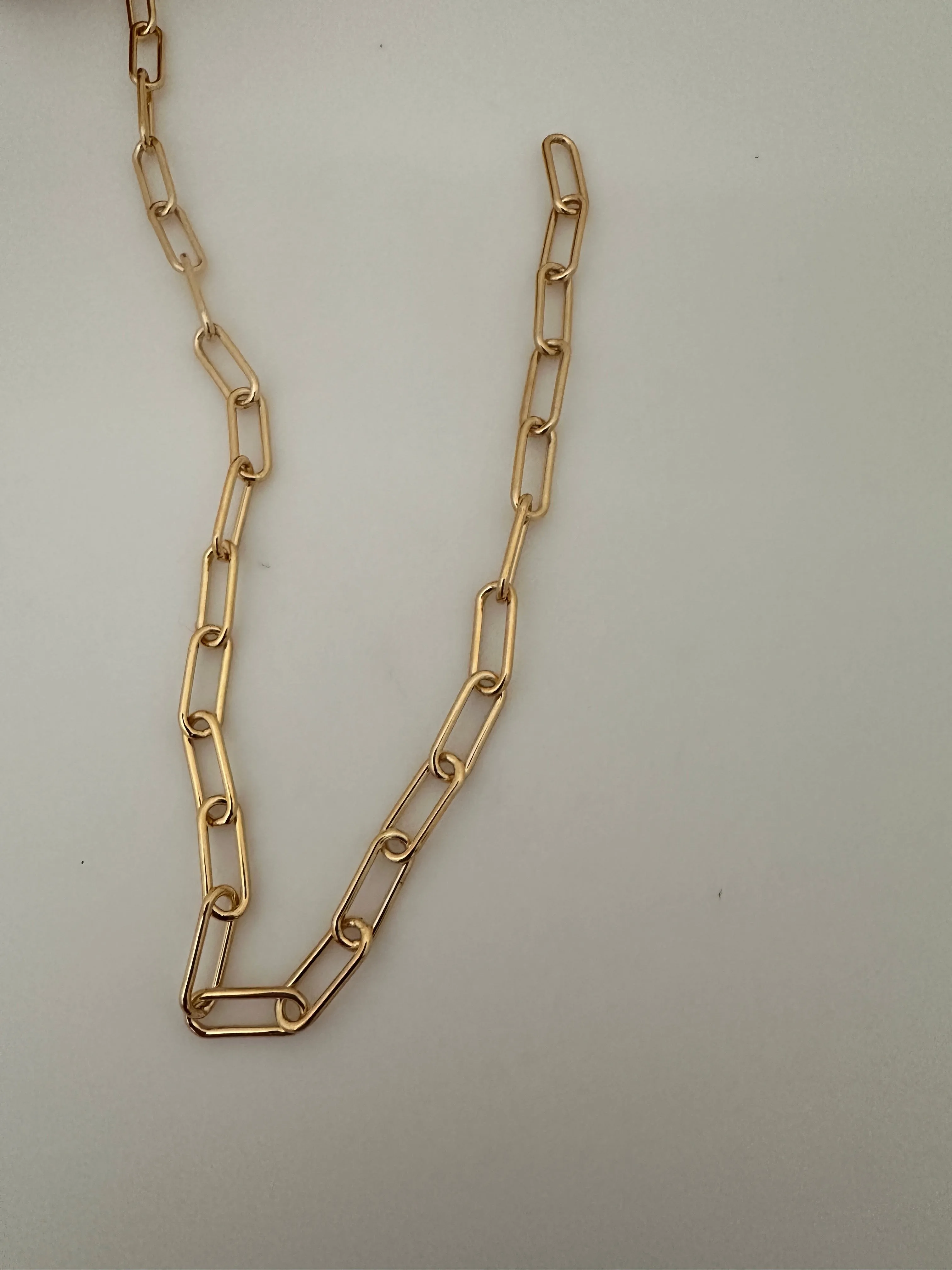 One Foot of Gold-Filled Rectangle Round Wire Chain | Size: 15.5 x 6mm | CHN125GF
