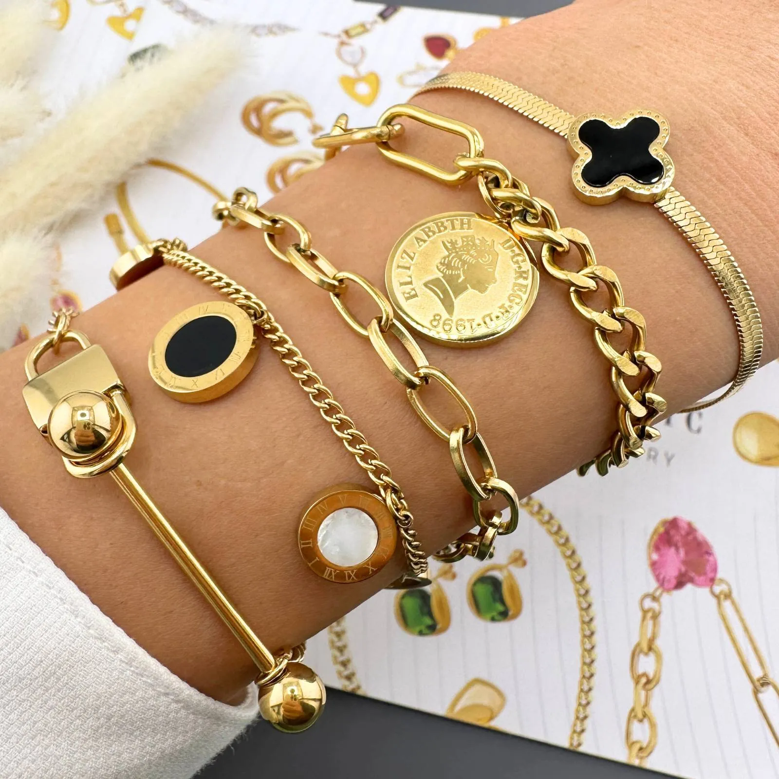 Onyx Orbit Toggle Bracelet – 18K Gold