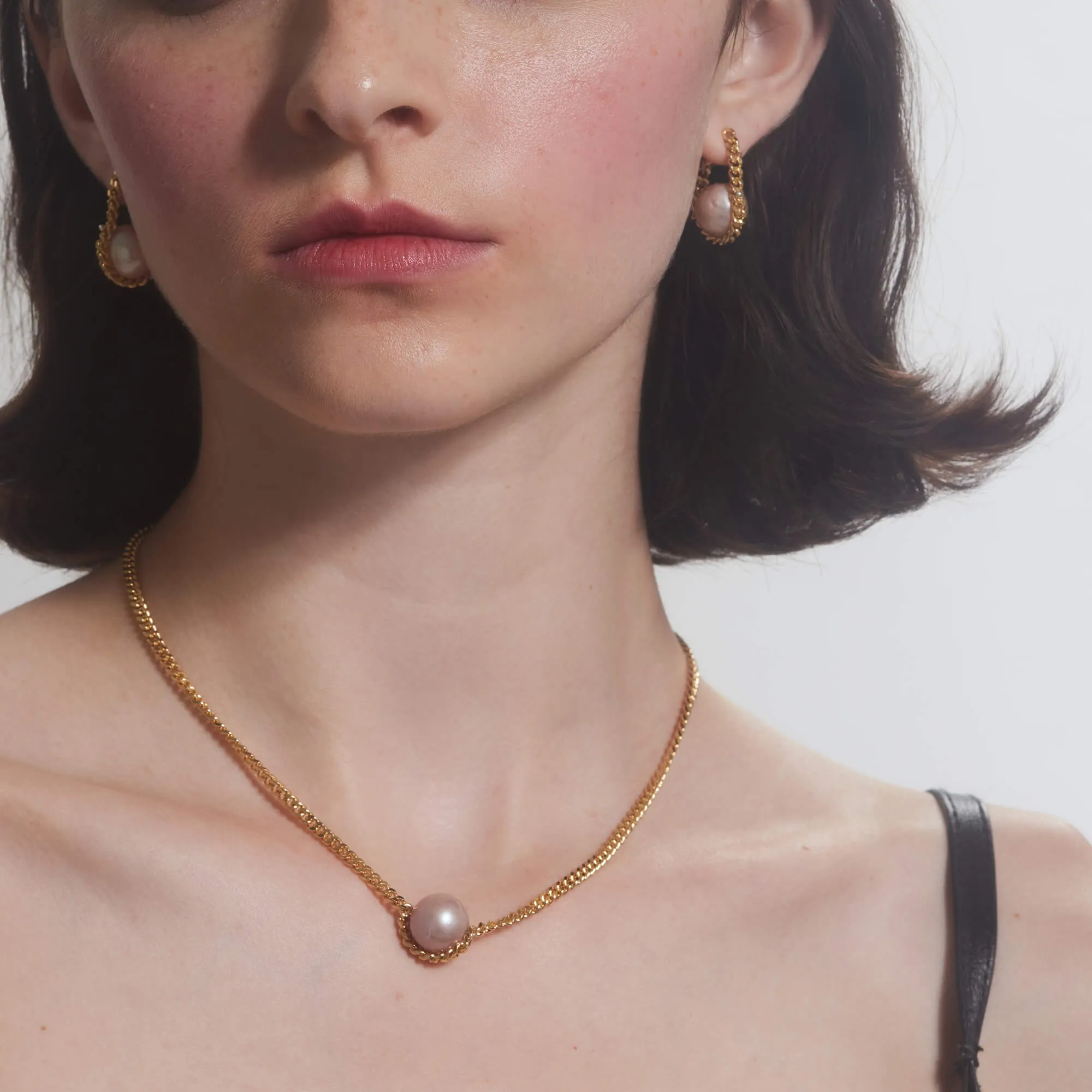Pearl Cradle Earrings in Gold