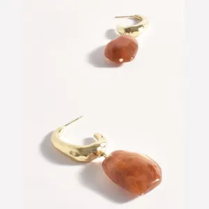 Resin Drop Textured Hoop Earrings (Tan/Gold)