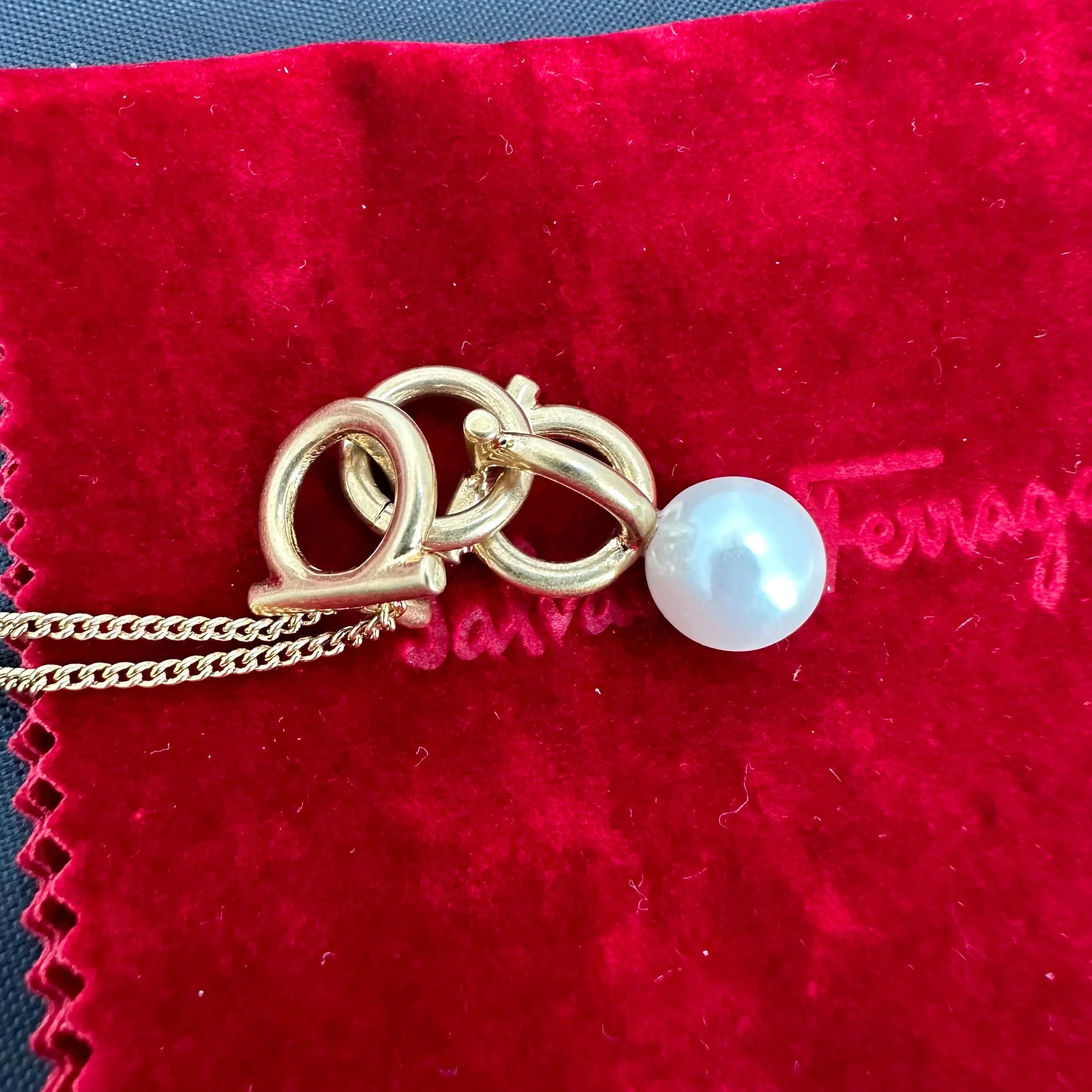 Salvatore Ferragamo Gancini Necklace With Pearl In Gold