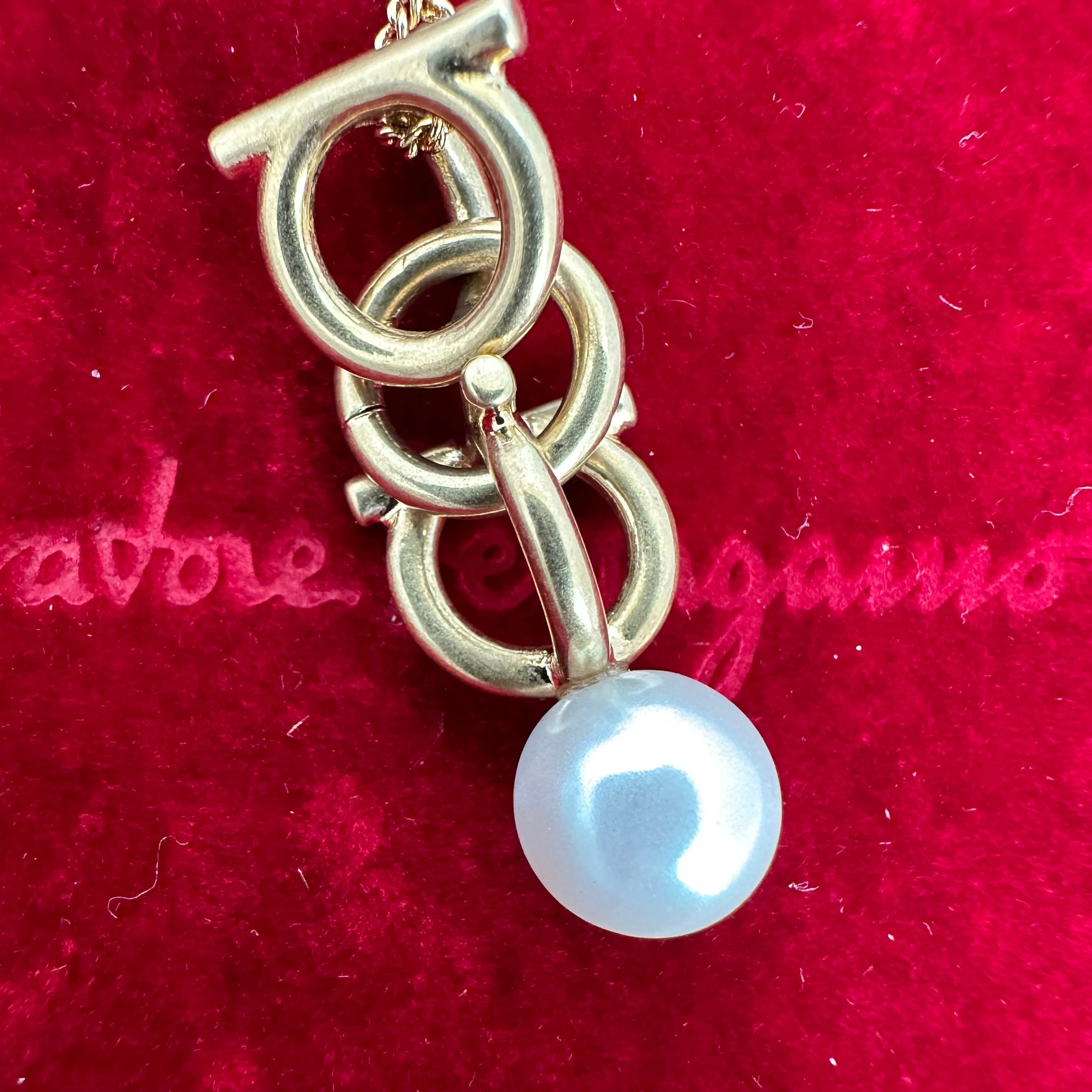 Salvatore Ferragamo Gancini Necklace With Pearl In Gold