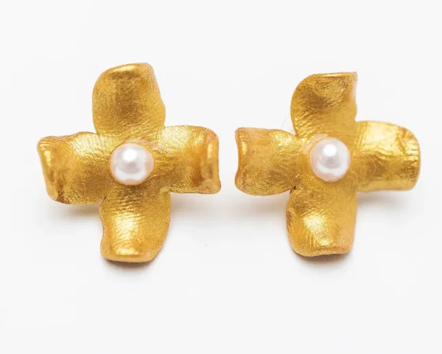 Small Dogwood Pearl Studs