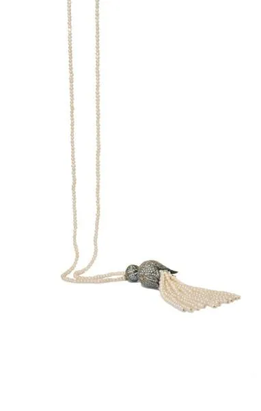 Sparkling tulip tassel pearl necklace