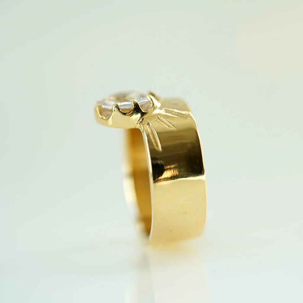 StarBurst Gold band with white beryl