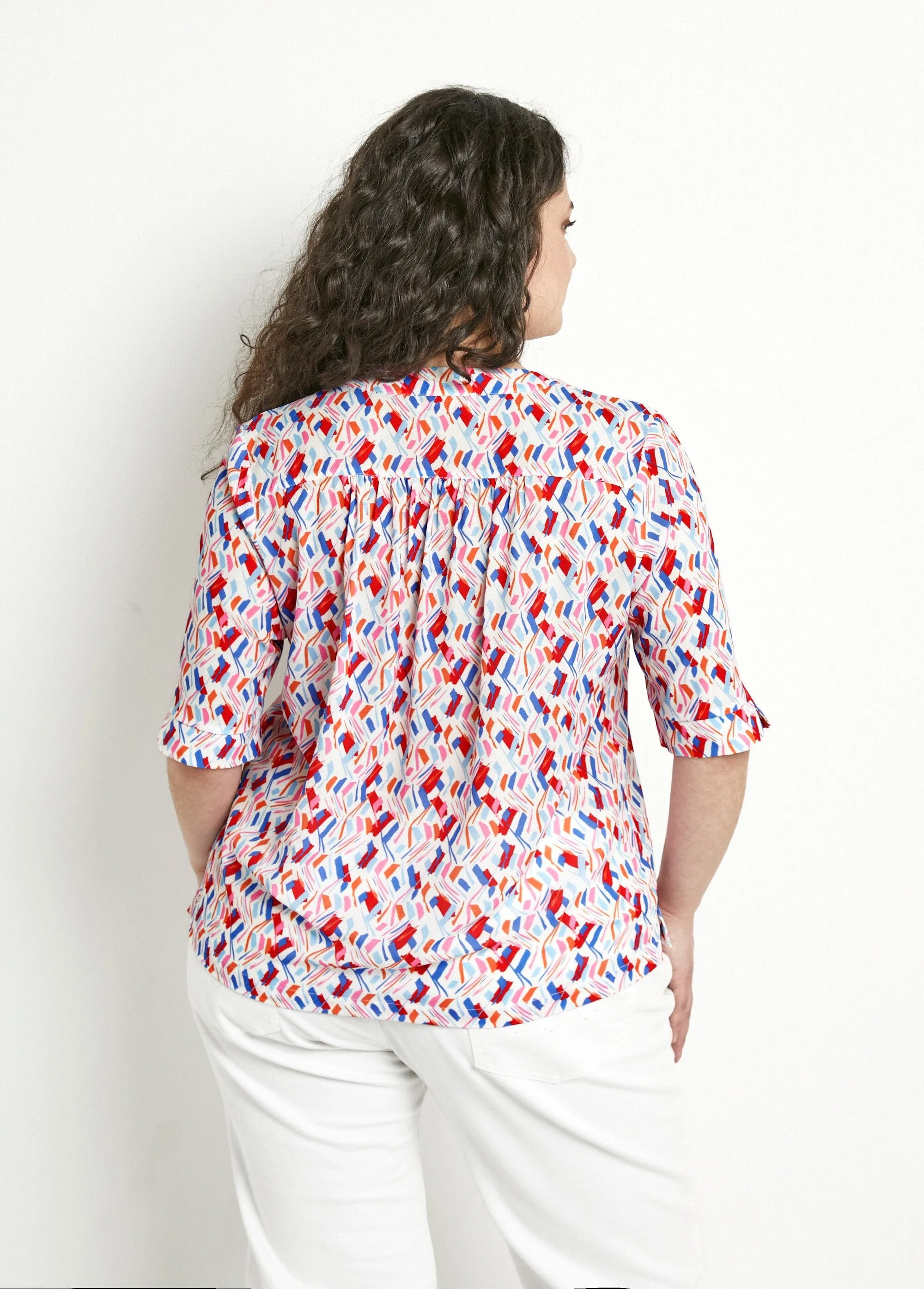 Straight V-neck tunic with short printed sleeves
